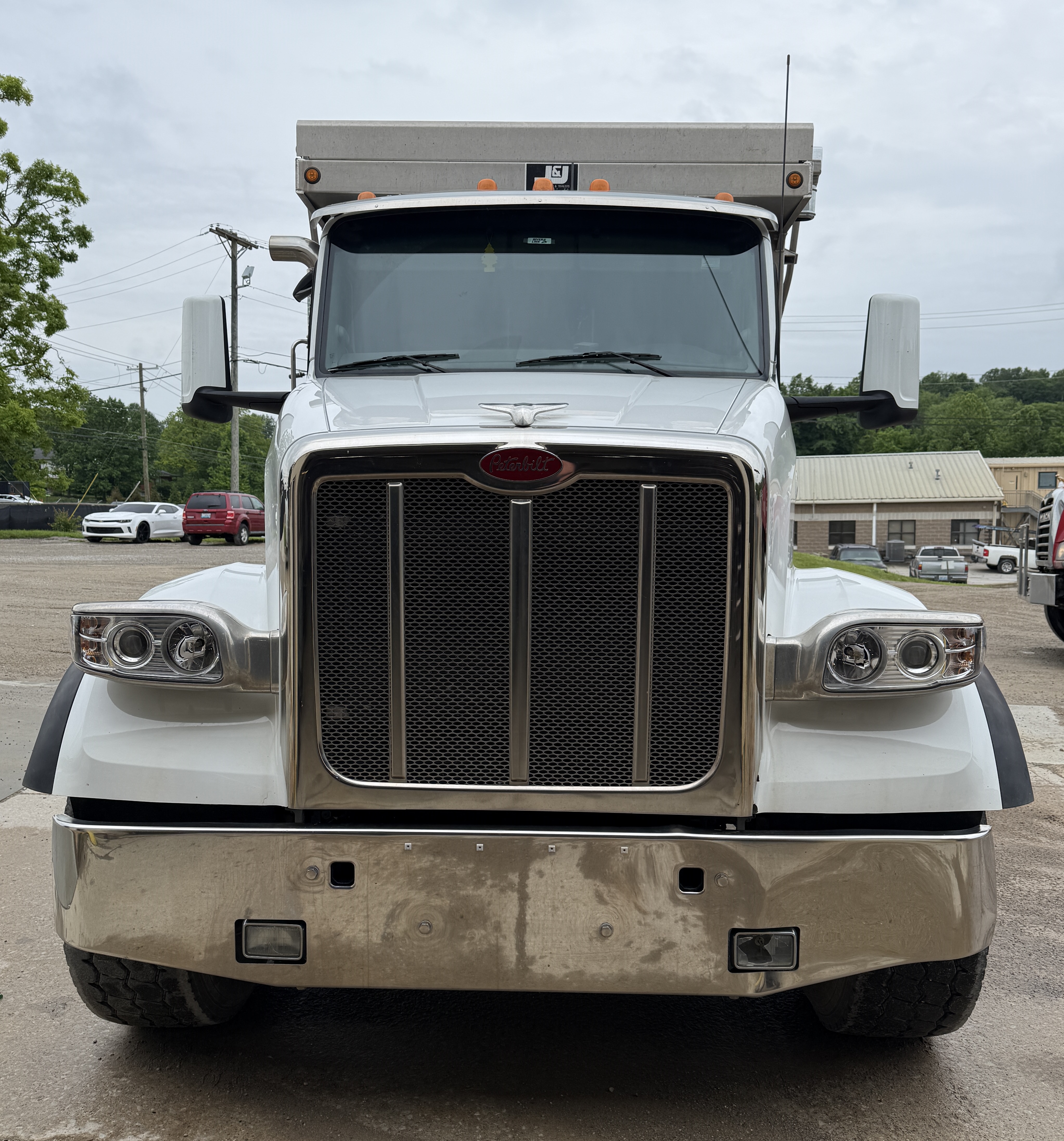 2023 PETERBILT 567 - view 12 of 43