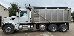 2023 PETERBILT 567 - Image 9