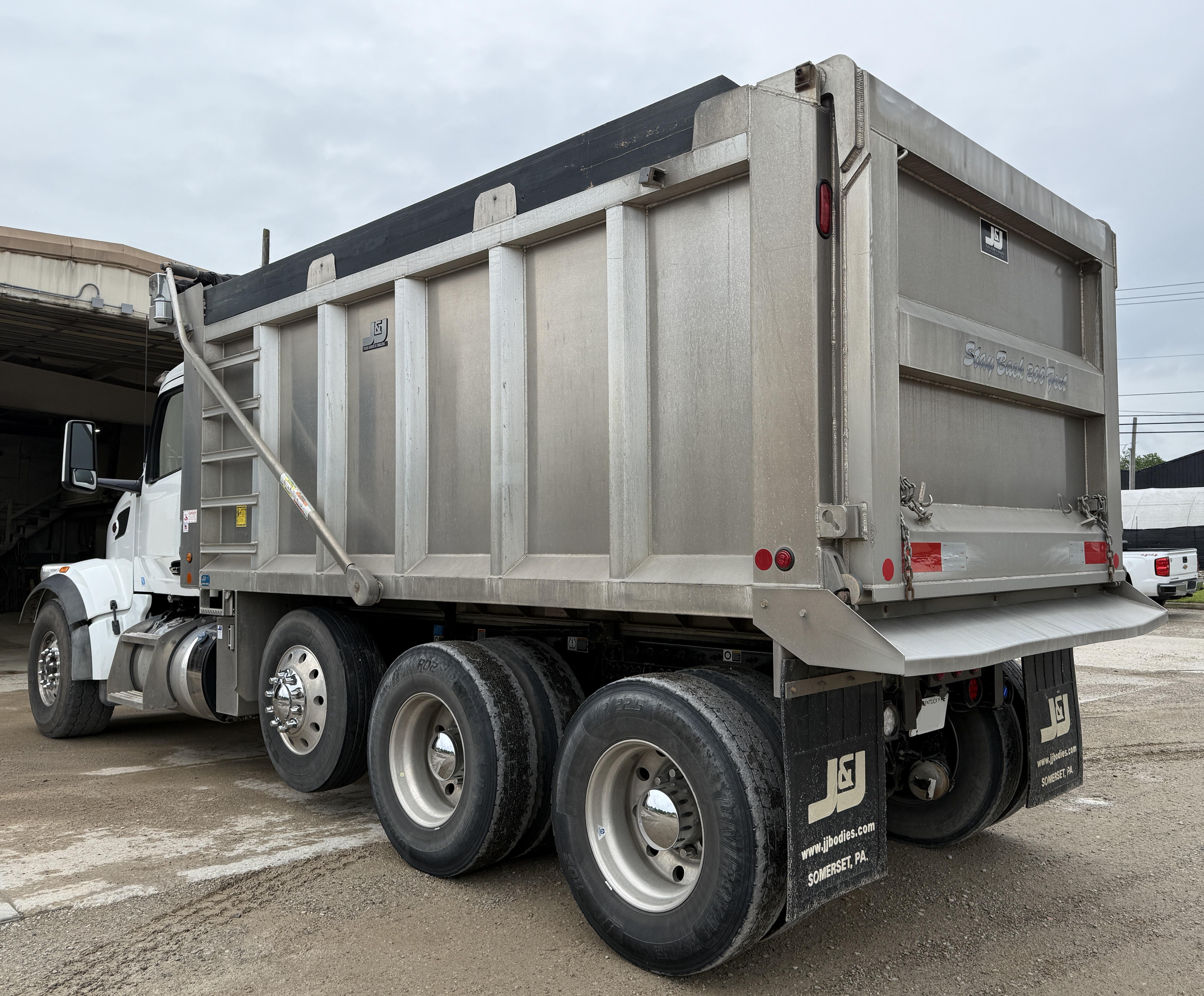 2023 PETERBILT 567 - Image 7