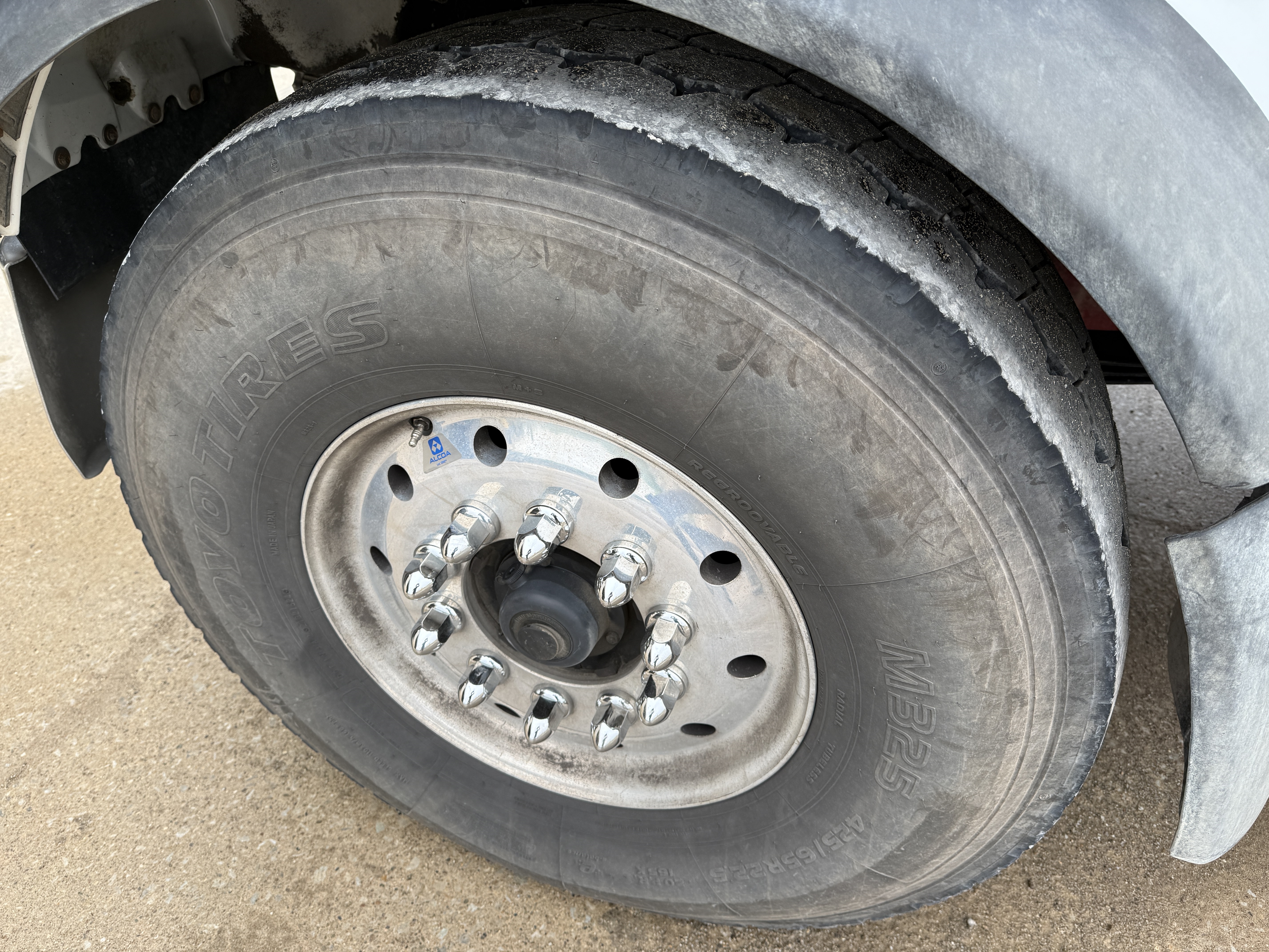 2023 PETERBILT 567 - Image 26