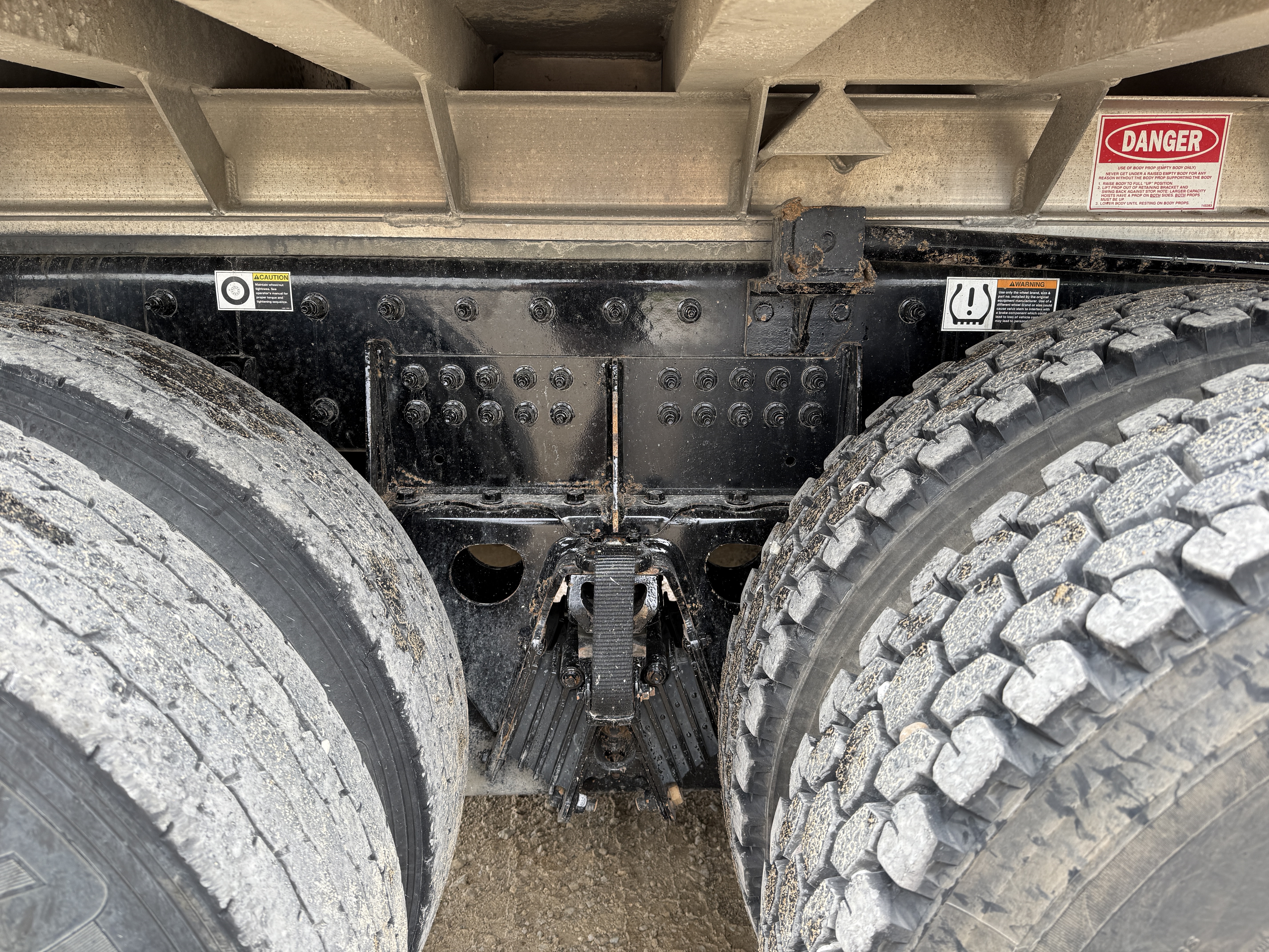 2023 PETERBILT 567 - Image 30