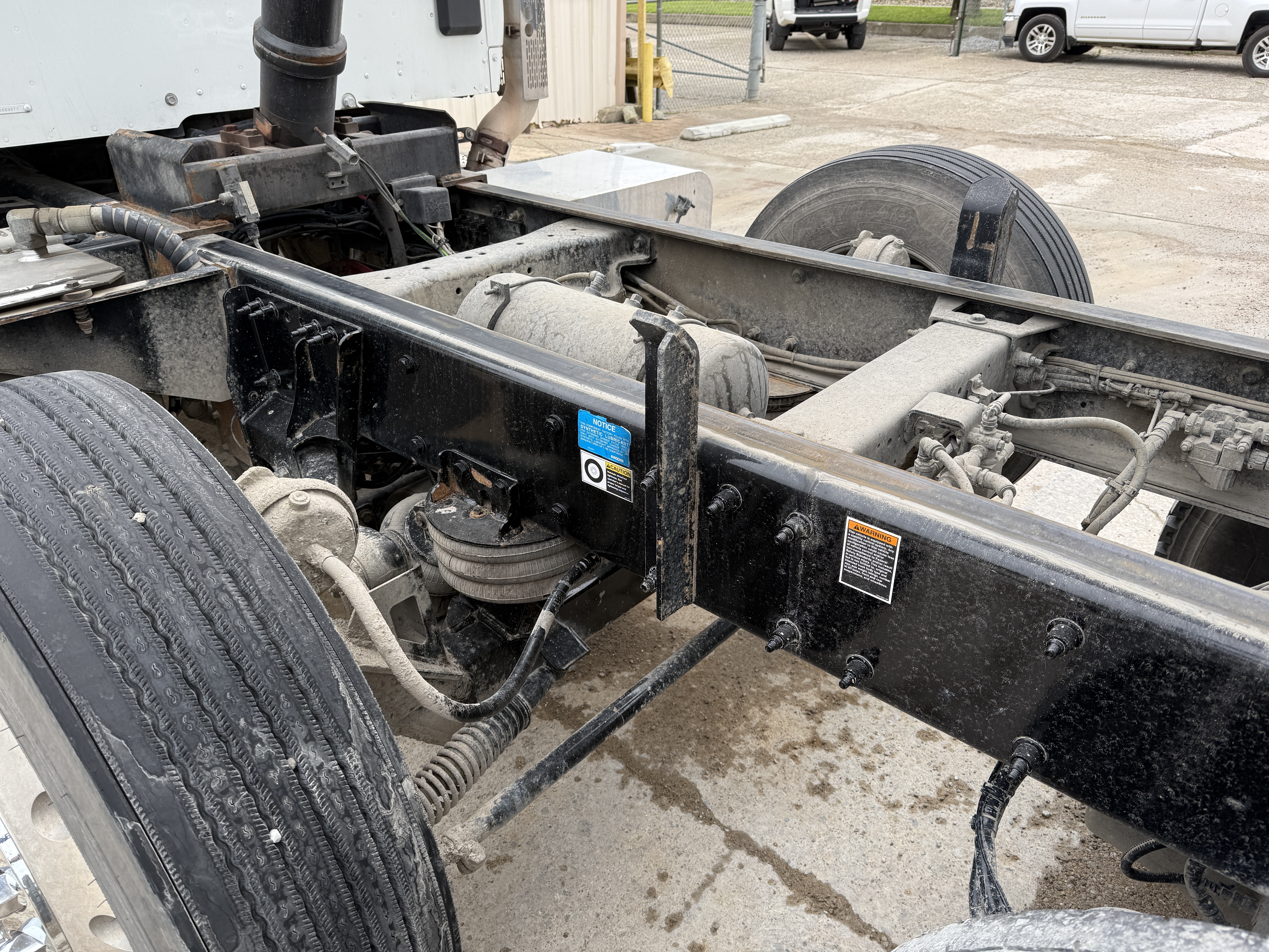 2023 PETERBILT 567 - Image 35