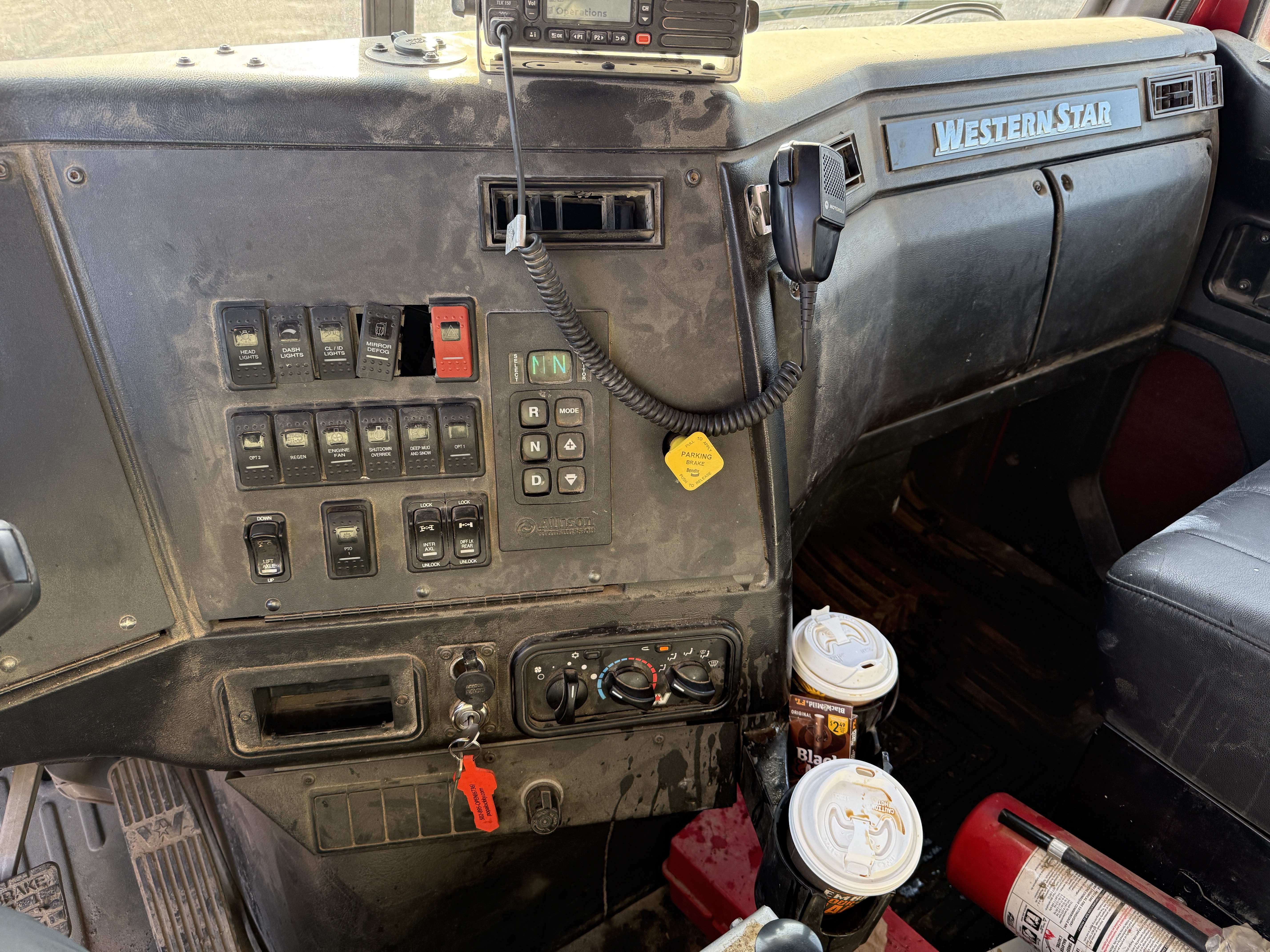 2023 WESTERN STAR 4700 SB - view 9 of 23