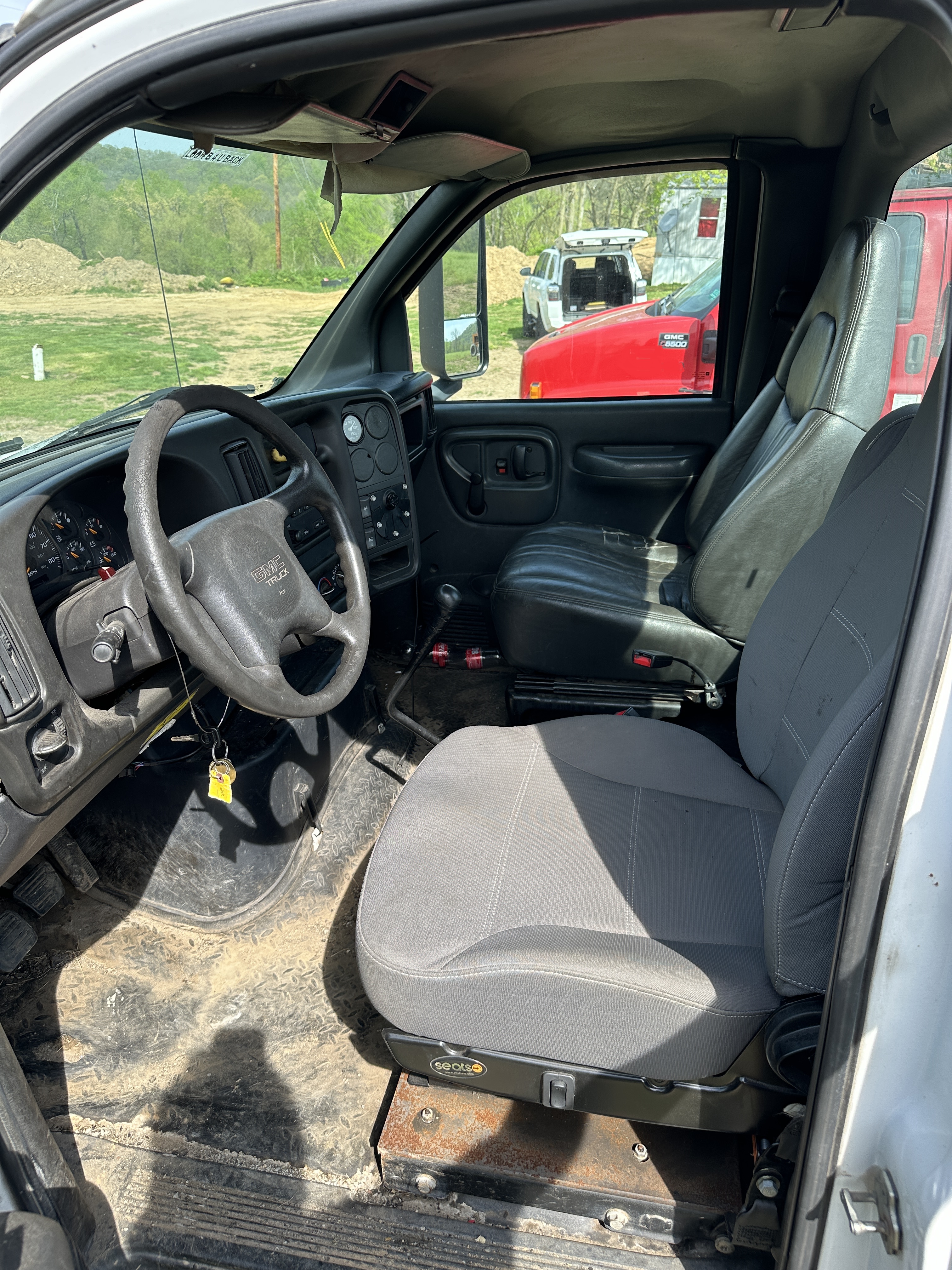 2005 GMC C7500 - Image 10