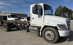 2019 HINO 338 - Image 10