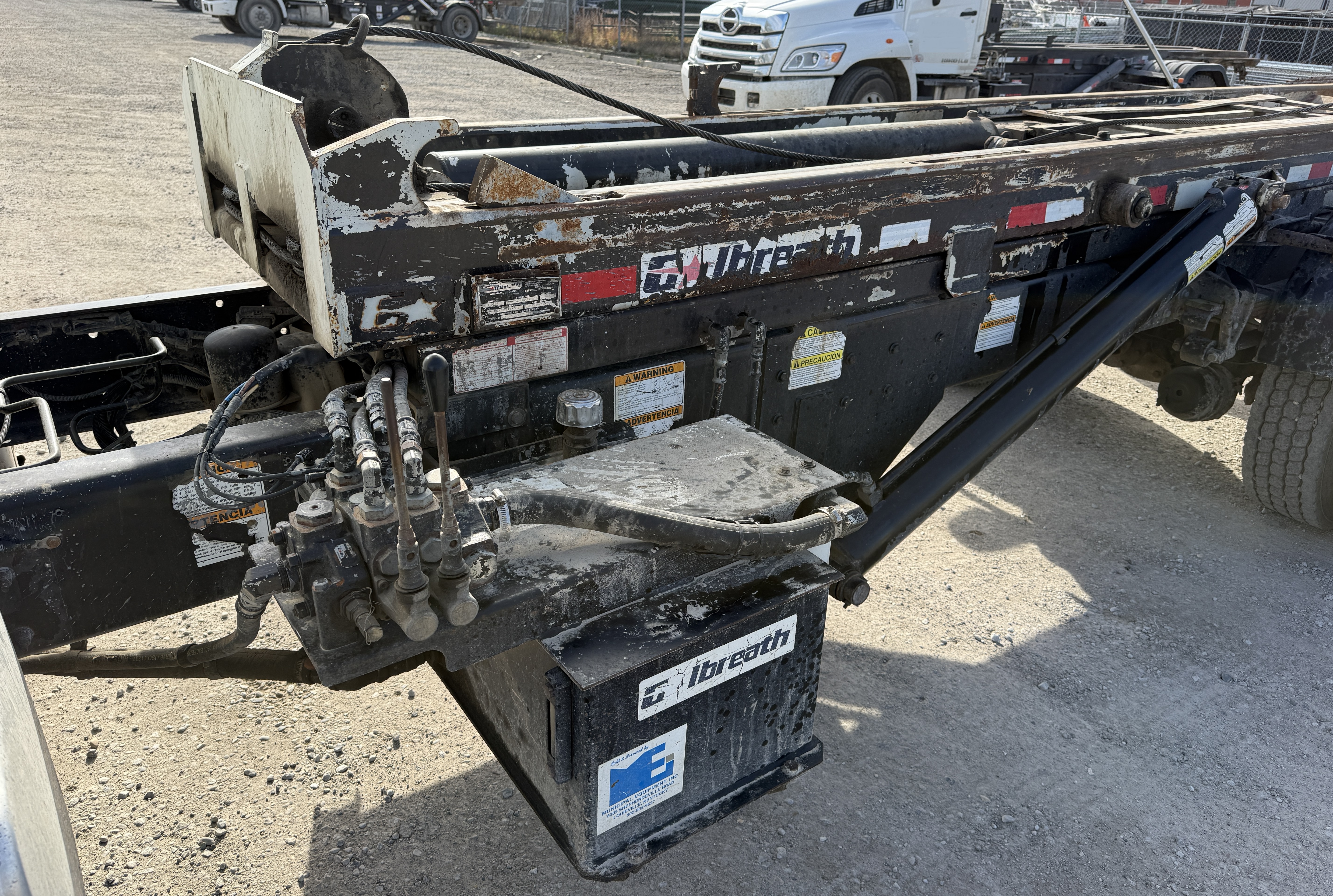 2019 HINO 338 - Image 14