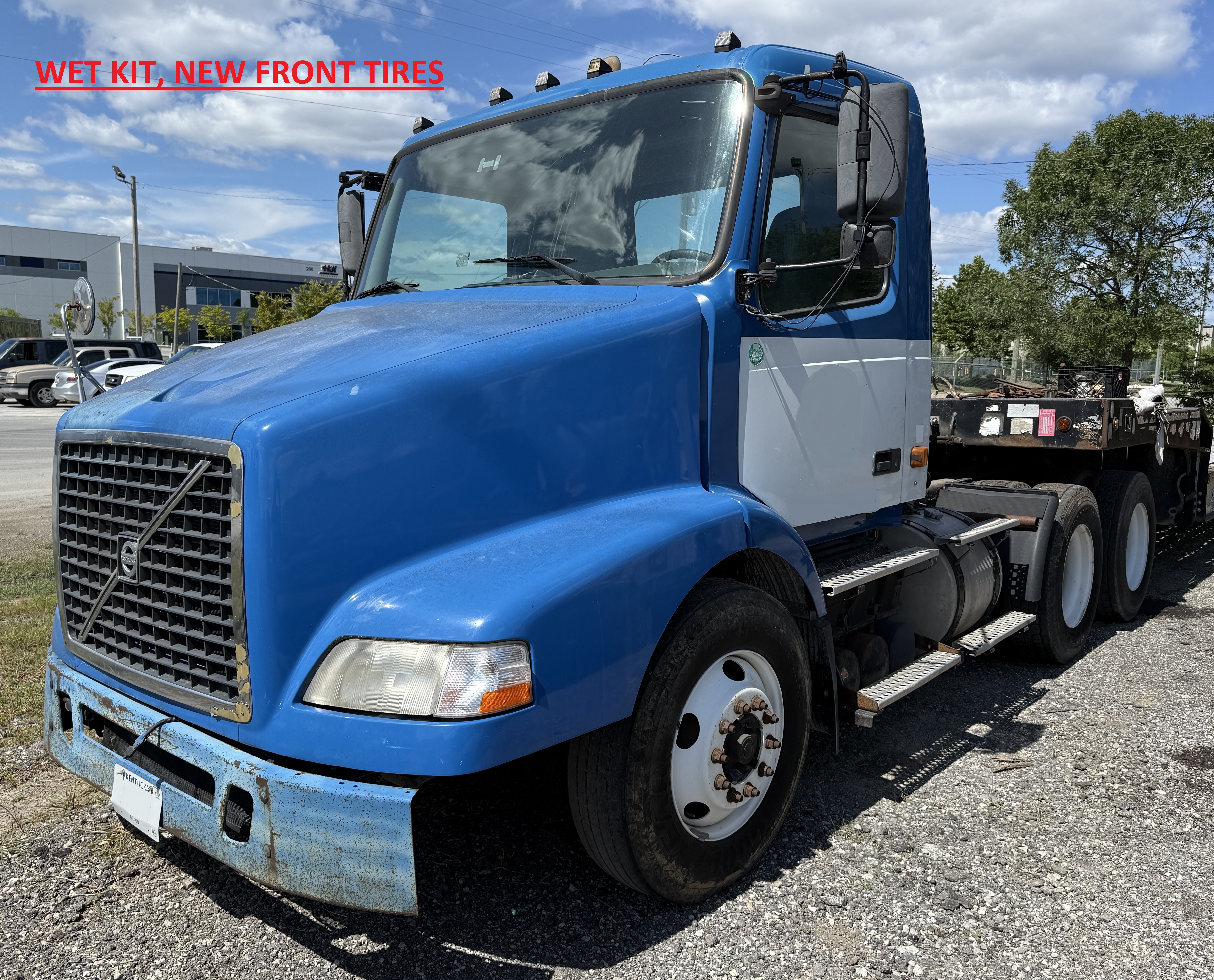 2007 VOLVO VNM64T200 - view 1 of 27