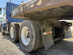 2007 VOLVO VNM64T200 - Image 4