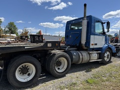 2007 VOLVO VNM64T200 - Image 6