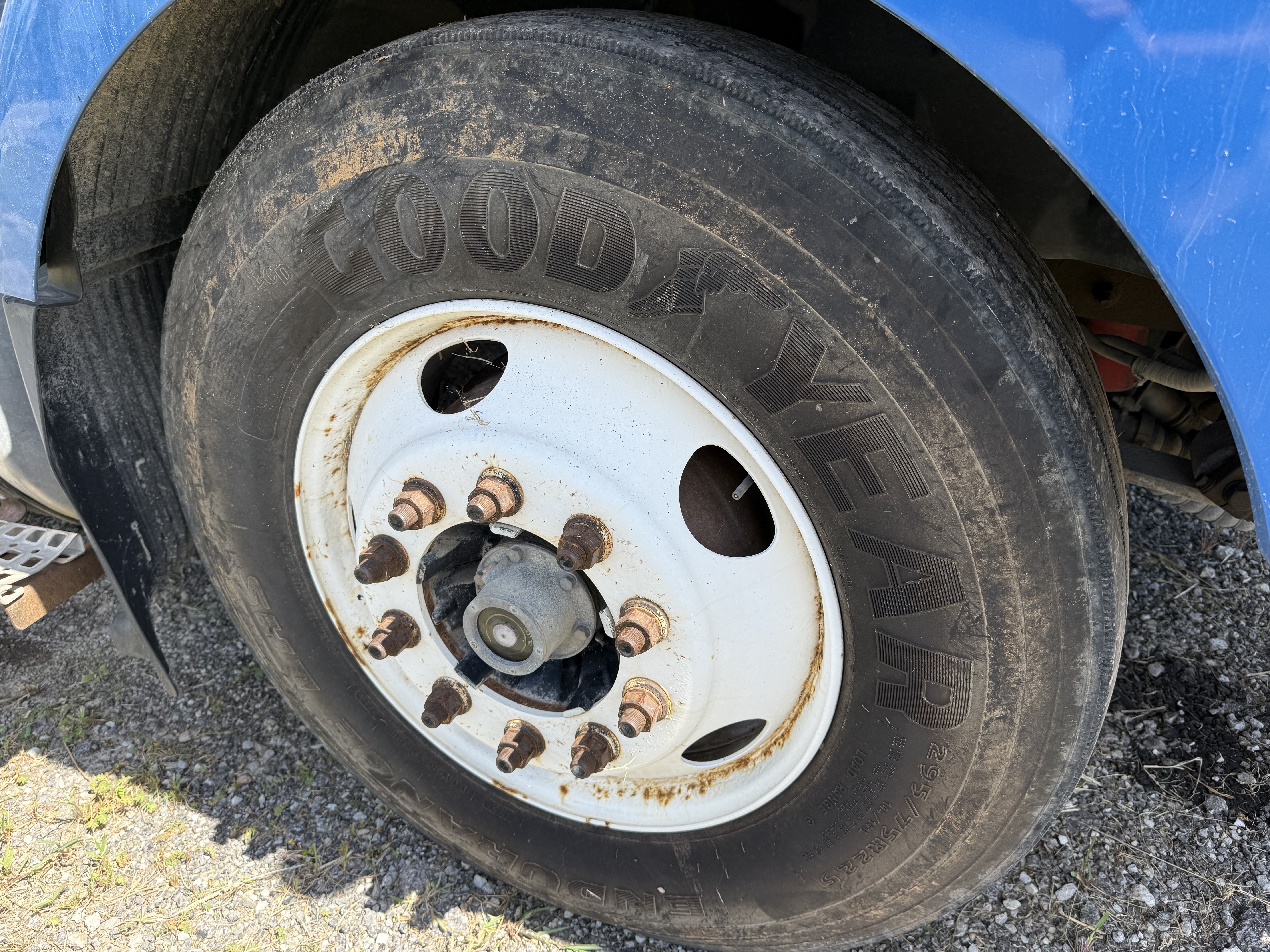 2007 VOLVO VNM64T200 - Image 16