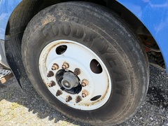 2007 VOLVO VNM64T200 - Image 16