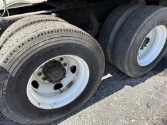 2007 VOLVO VNM64T200 - Image 18