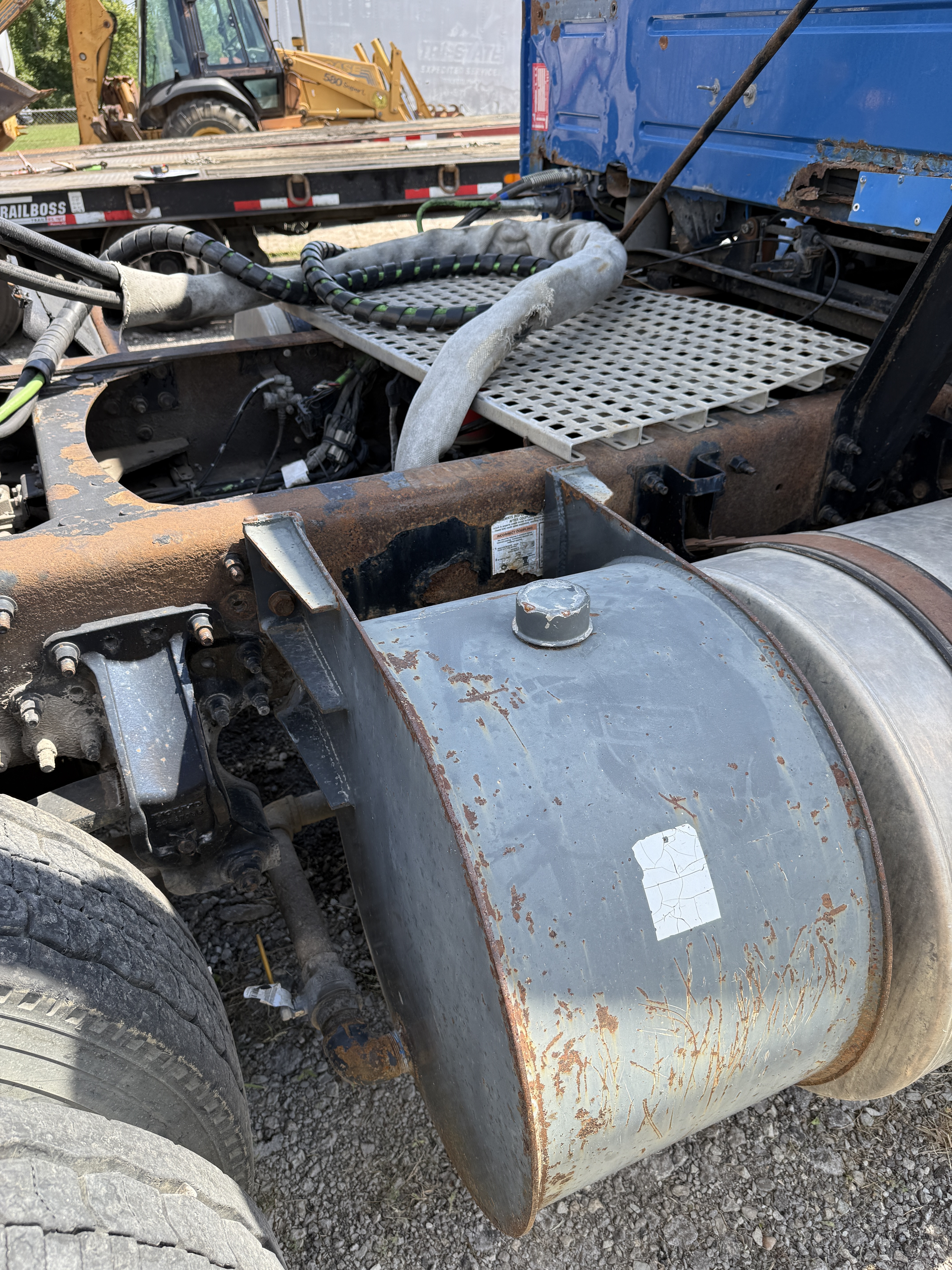 2007 VOLVO VNM64T200 - view 11 of 27