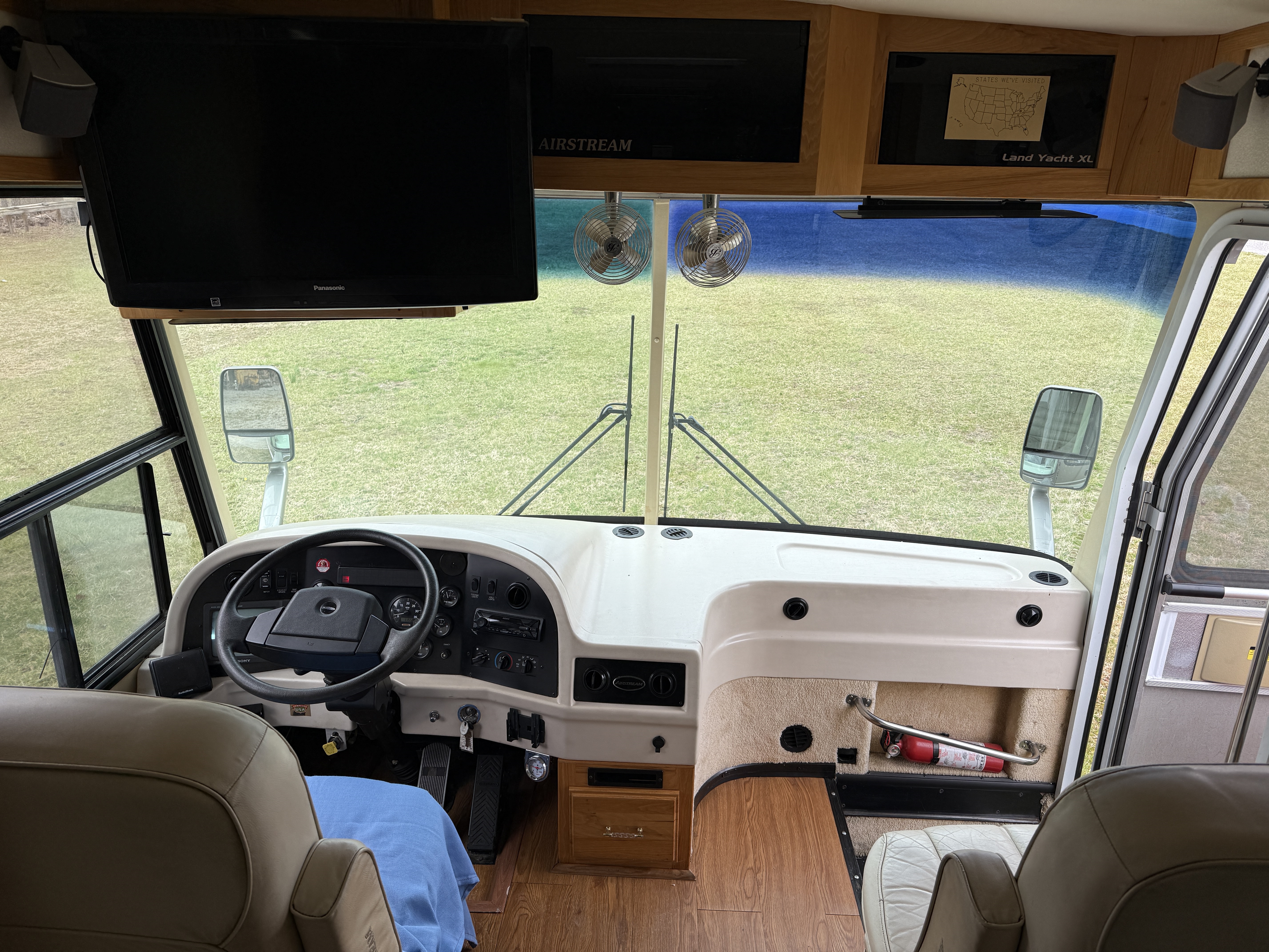 2002 AIRSTREAM Land Yacht XL396 - view 13 of 39