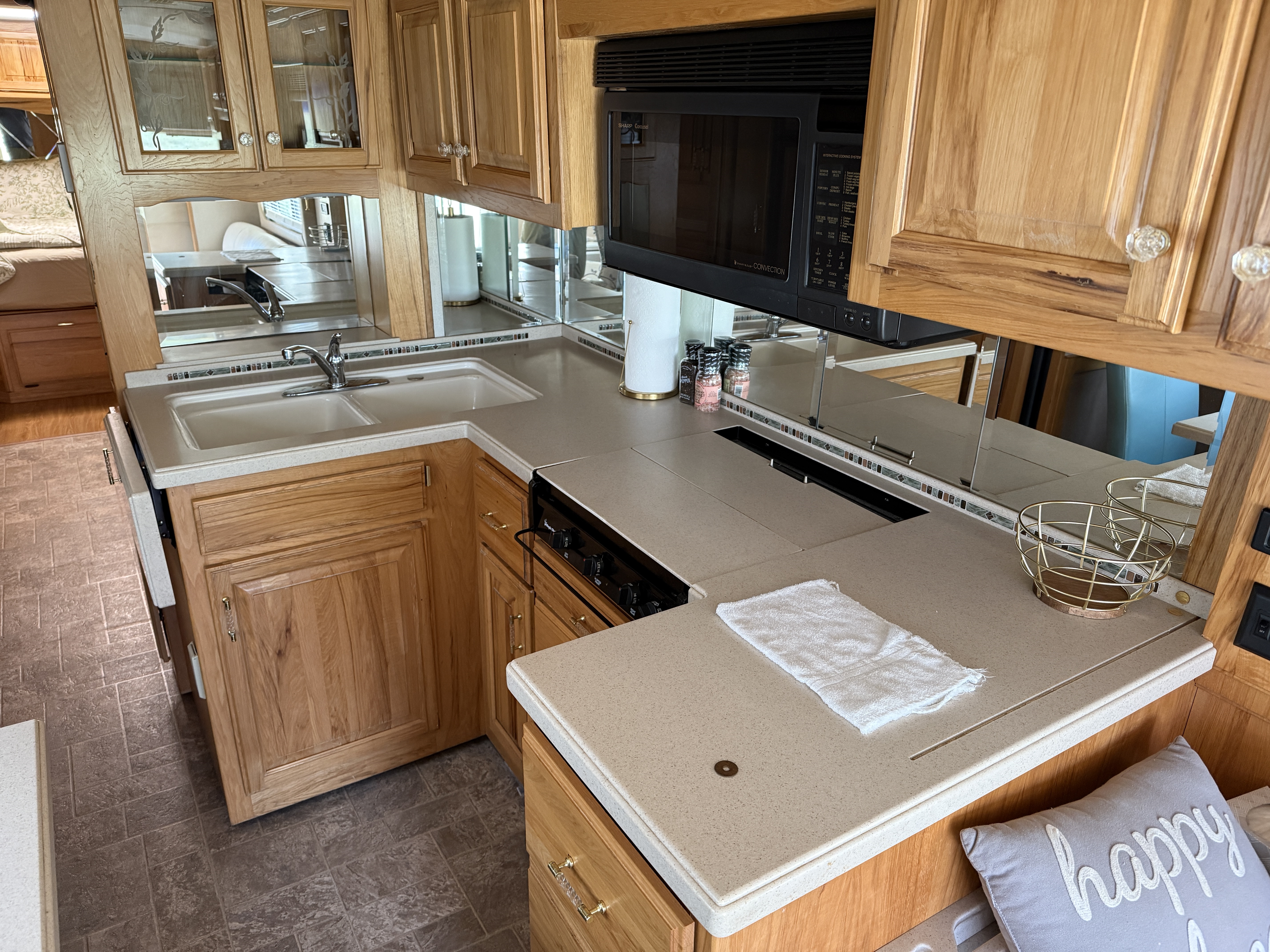 2002 AIRSTREAM Land Yacht XL396 - Image 17