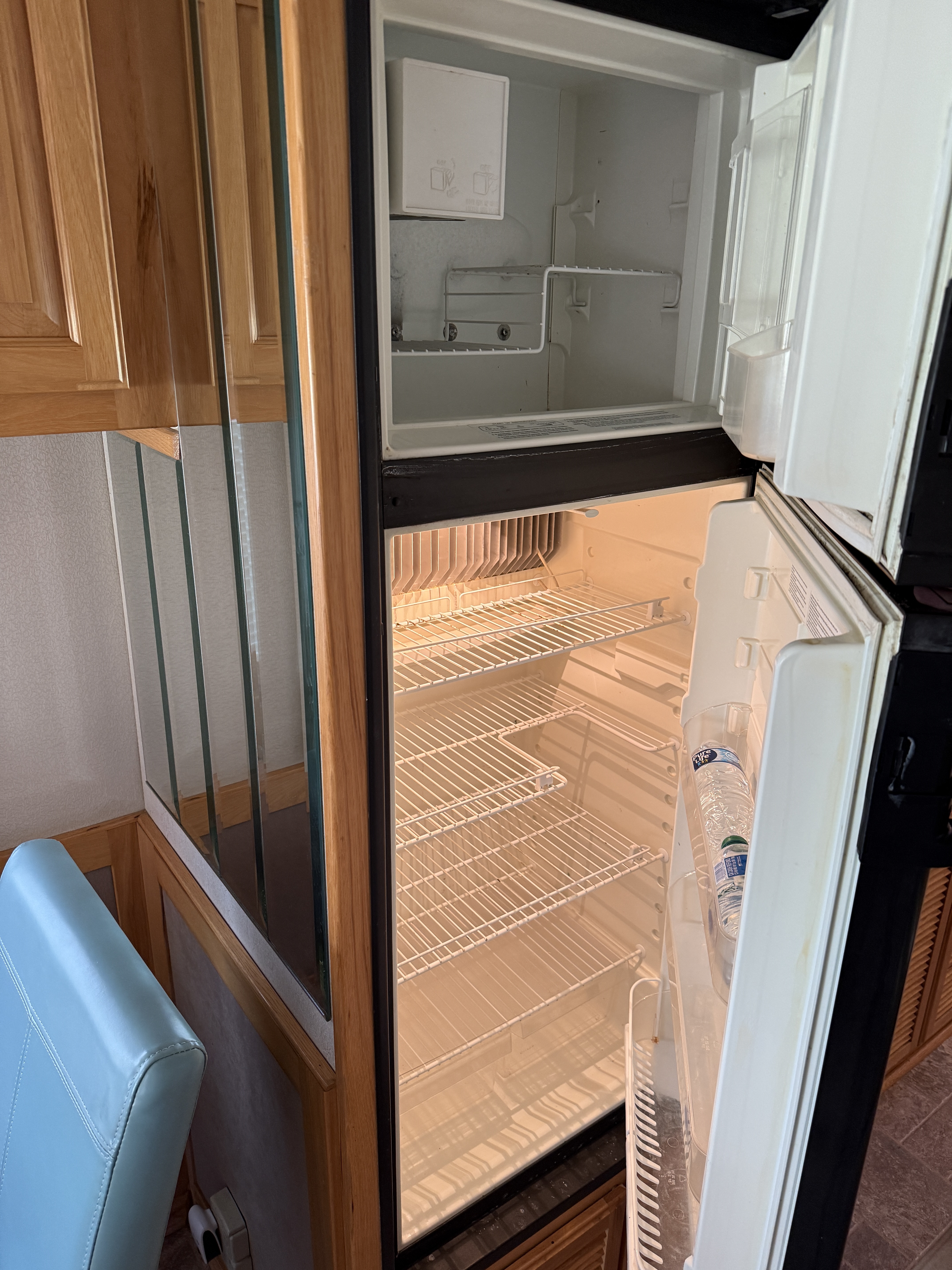 2002 AIRSTREAM Land Yacht XL396 - Image 18