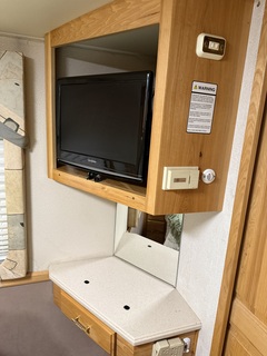 2002 AIRSTREAM Land Yacht XL396 - Image 23