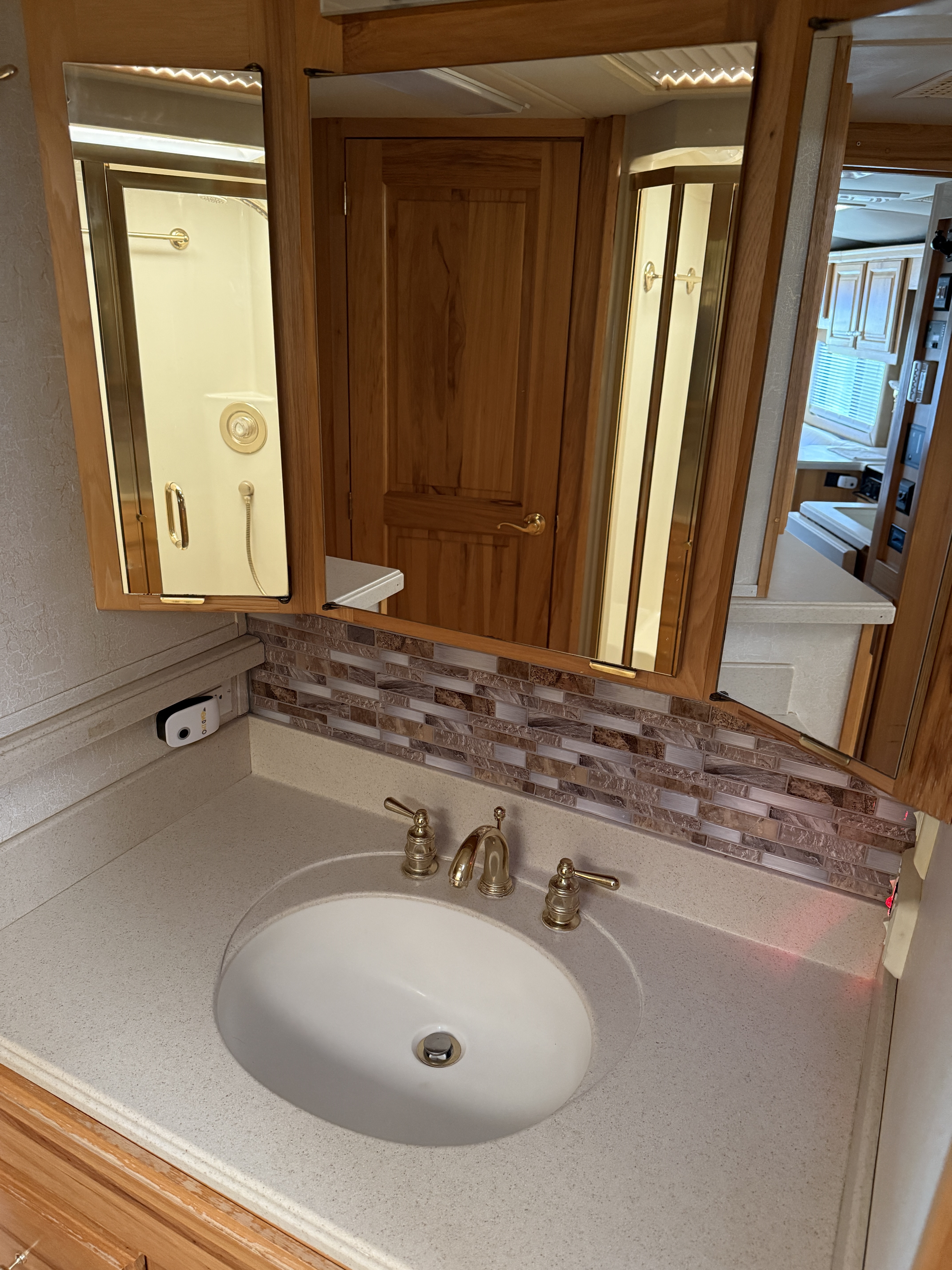 2002 AIRSTREAM Land Yacht XL396 - Image 25