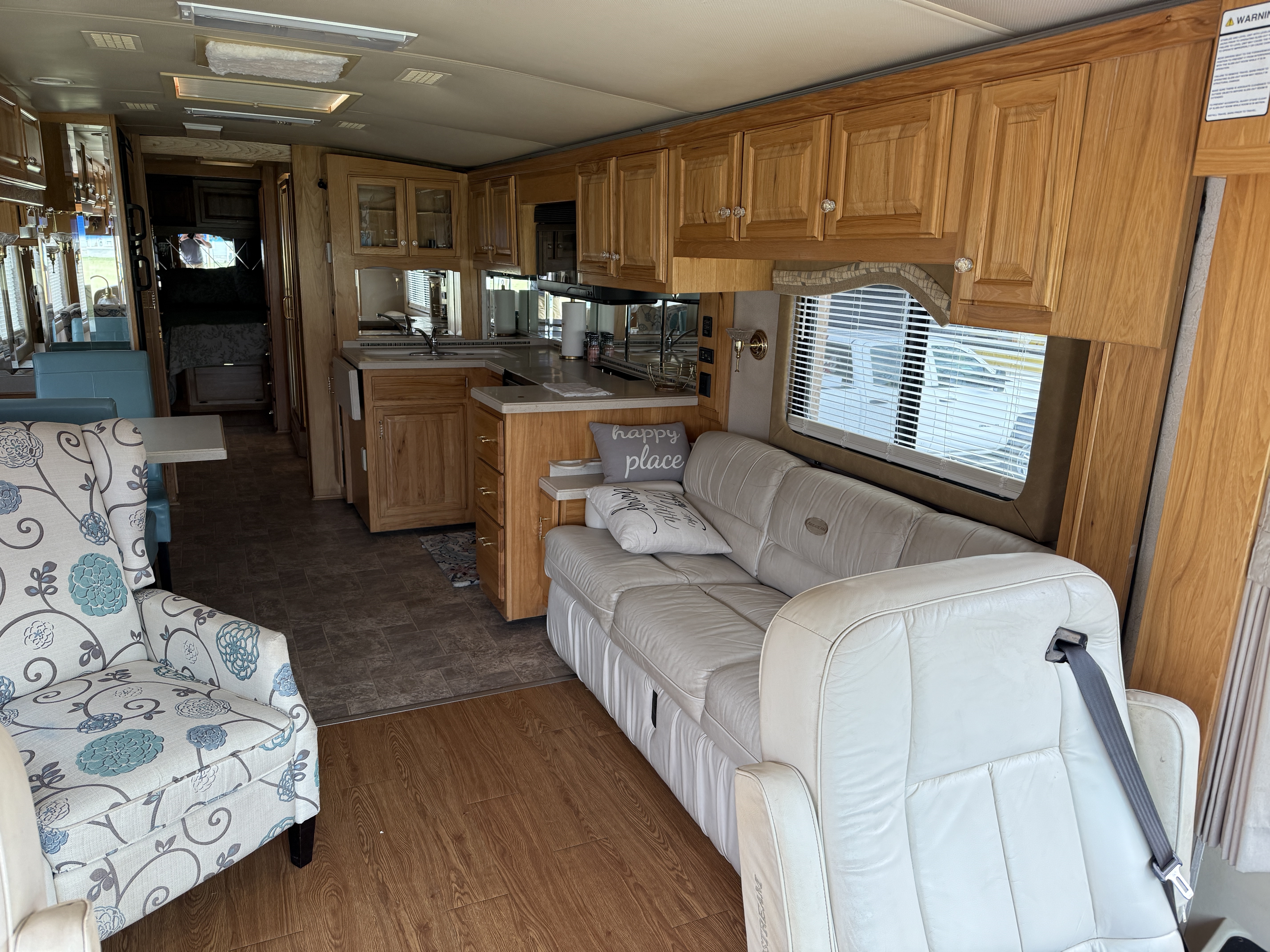 2002 AIRSTREAM Land Yacht XL396 - Image 27