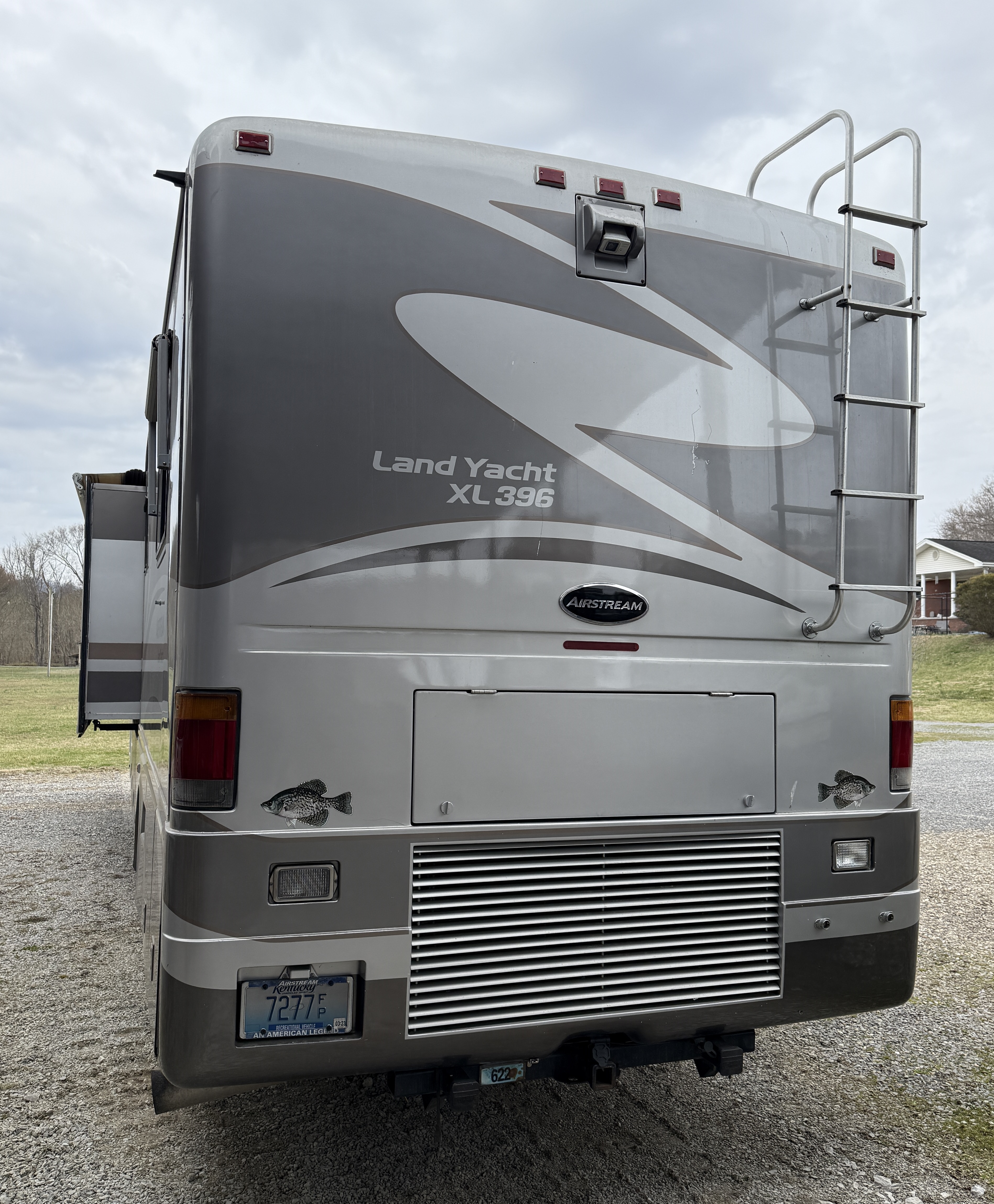 2002 AIRSTREAM Land Yacht XL396 - view 3 of 39