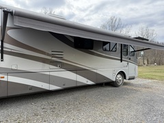 2002 AIRSTREAM Land Yacht XL396 - Image 6