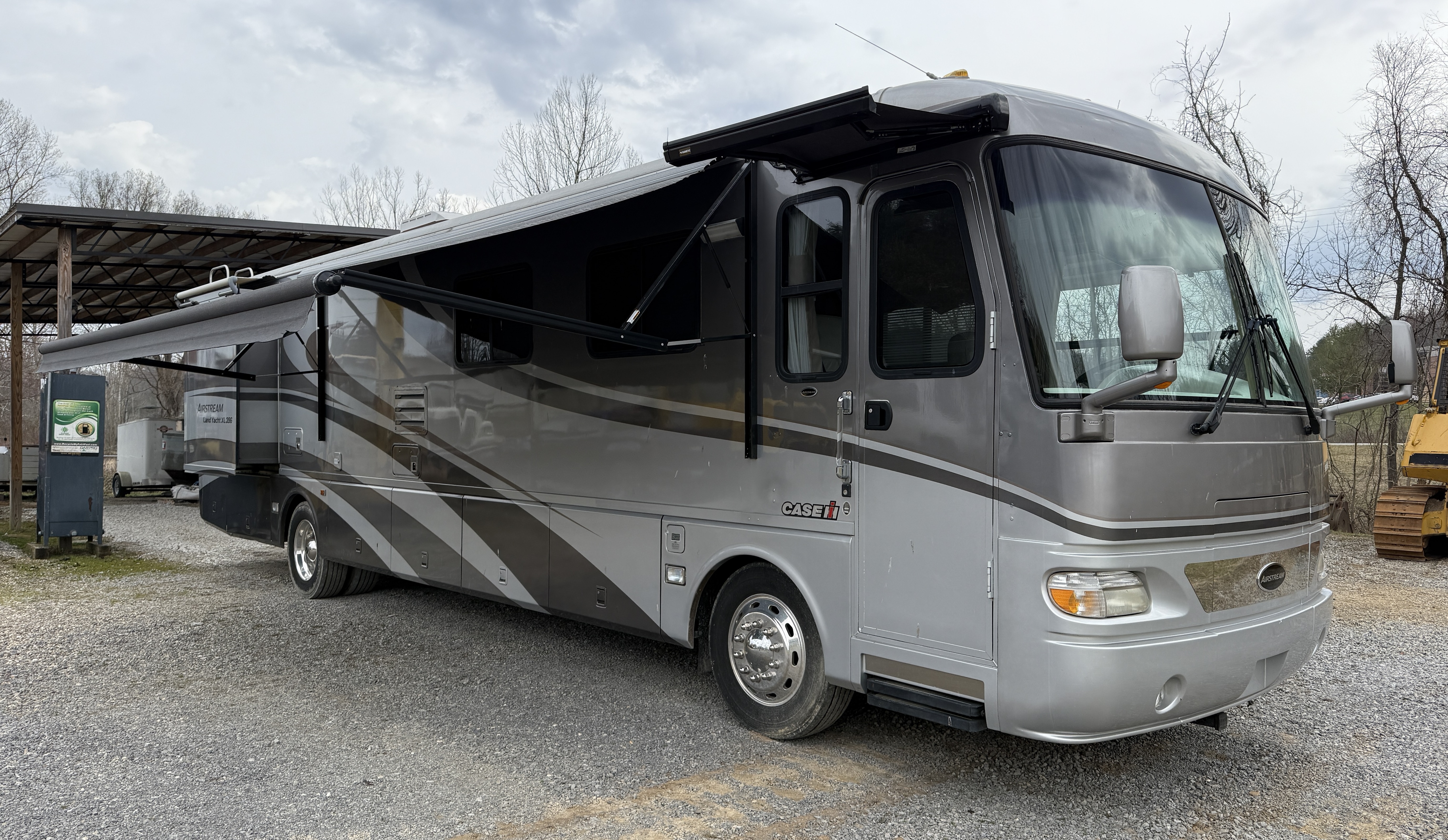 2002 AIRSTREAM Land Yacht XL396 - view 7 of 39