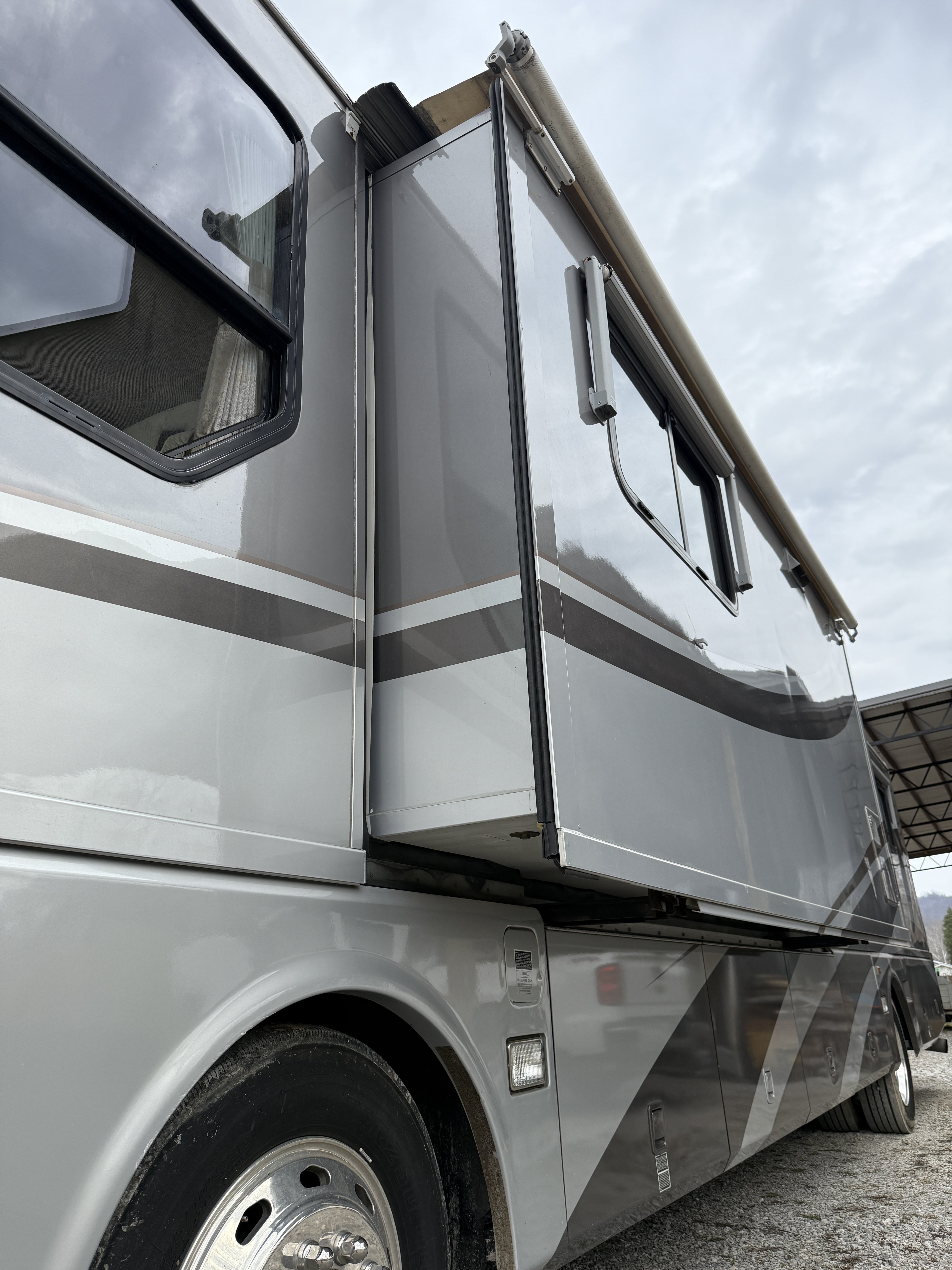 2002 AIRSTREAM Land Yacht XL396 - Image 29