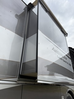 2002 AIRSTREAM Land Yacht XL396 - Image 31