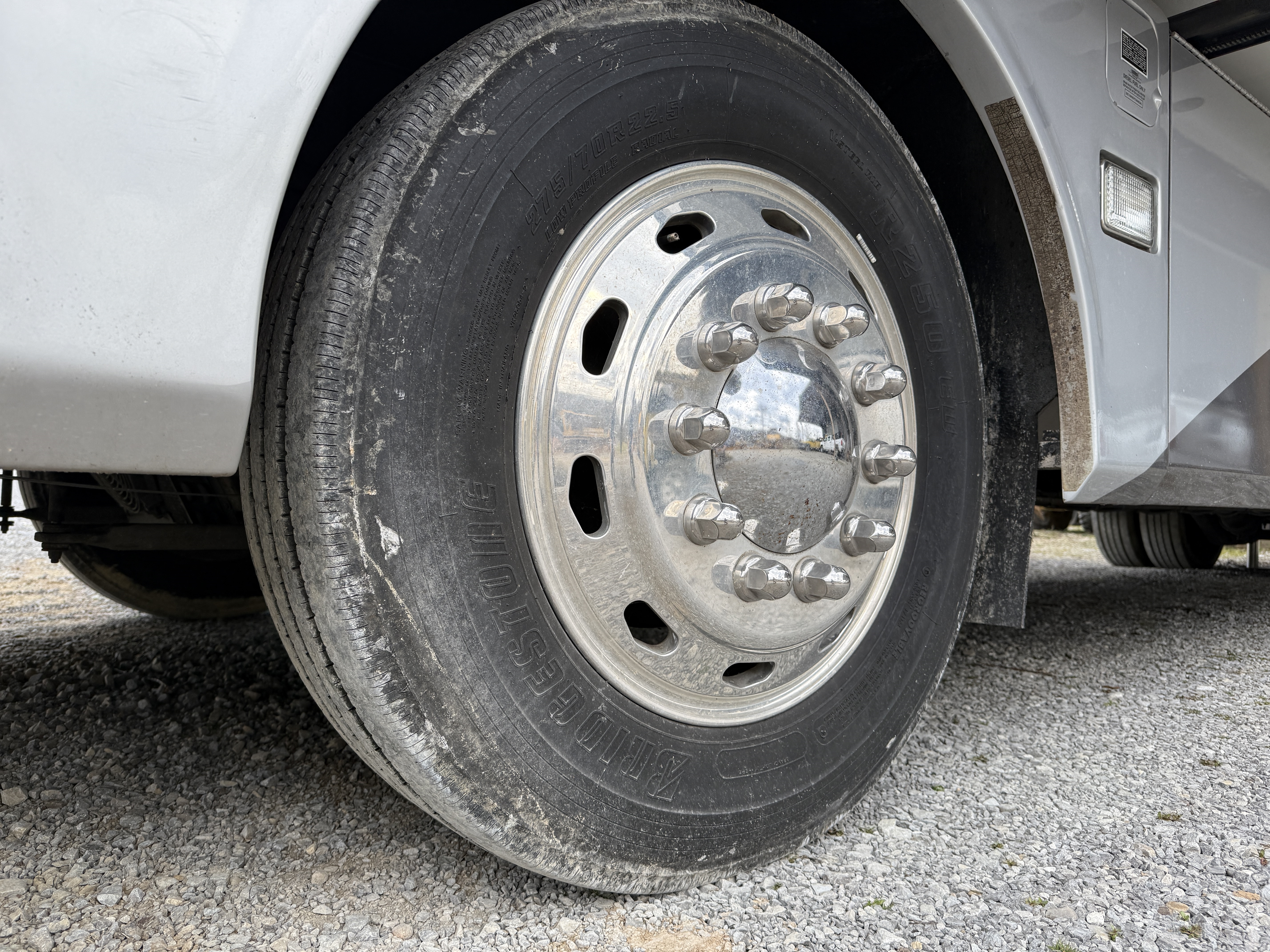 2002 AIRSTREAM Land Yacht XL396 - Image 36