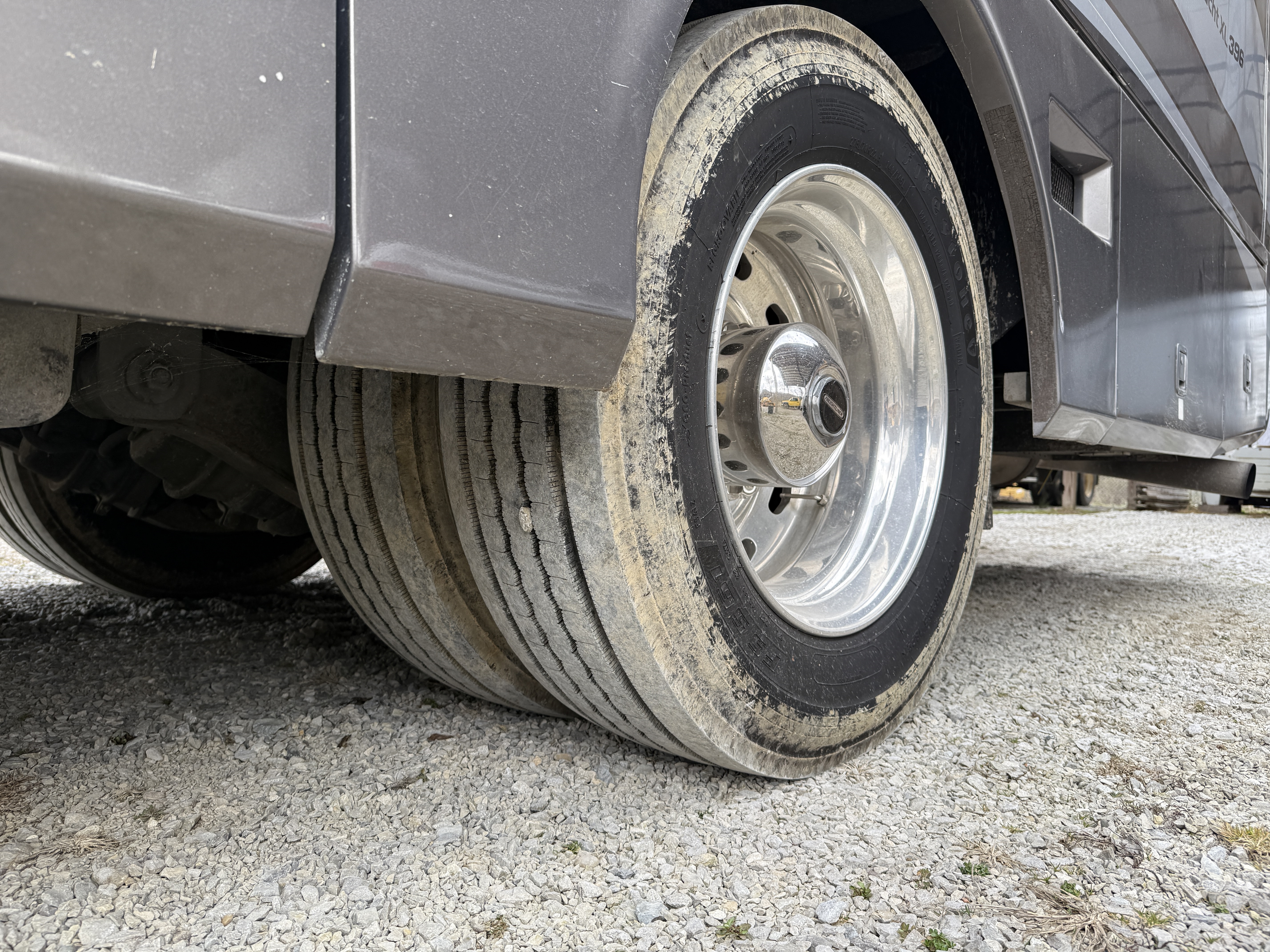 2002 AIRSTREAM Land Yacht XL396 - Image 37