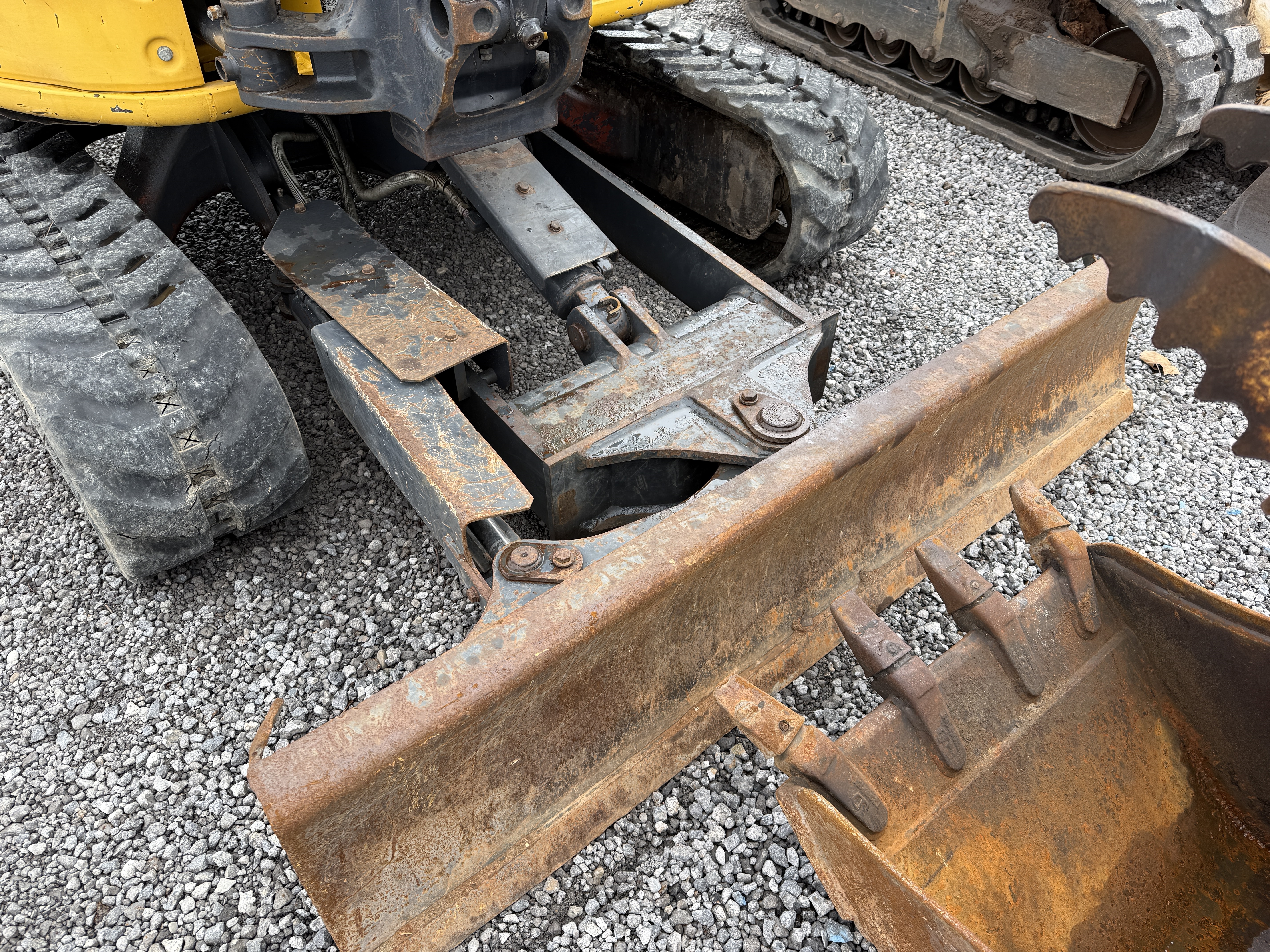 2021 DEERE 35G - Image 16