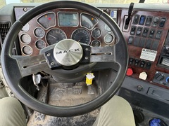 2014 MACK CHU613 - Image 8