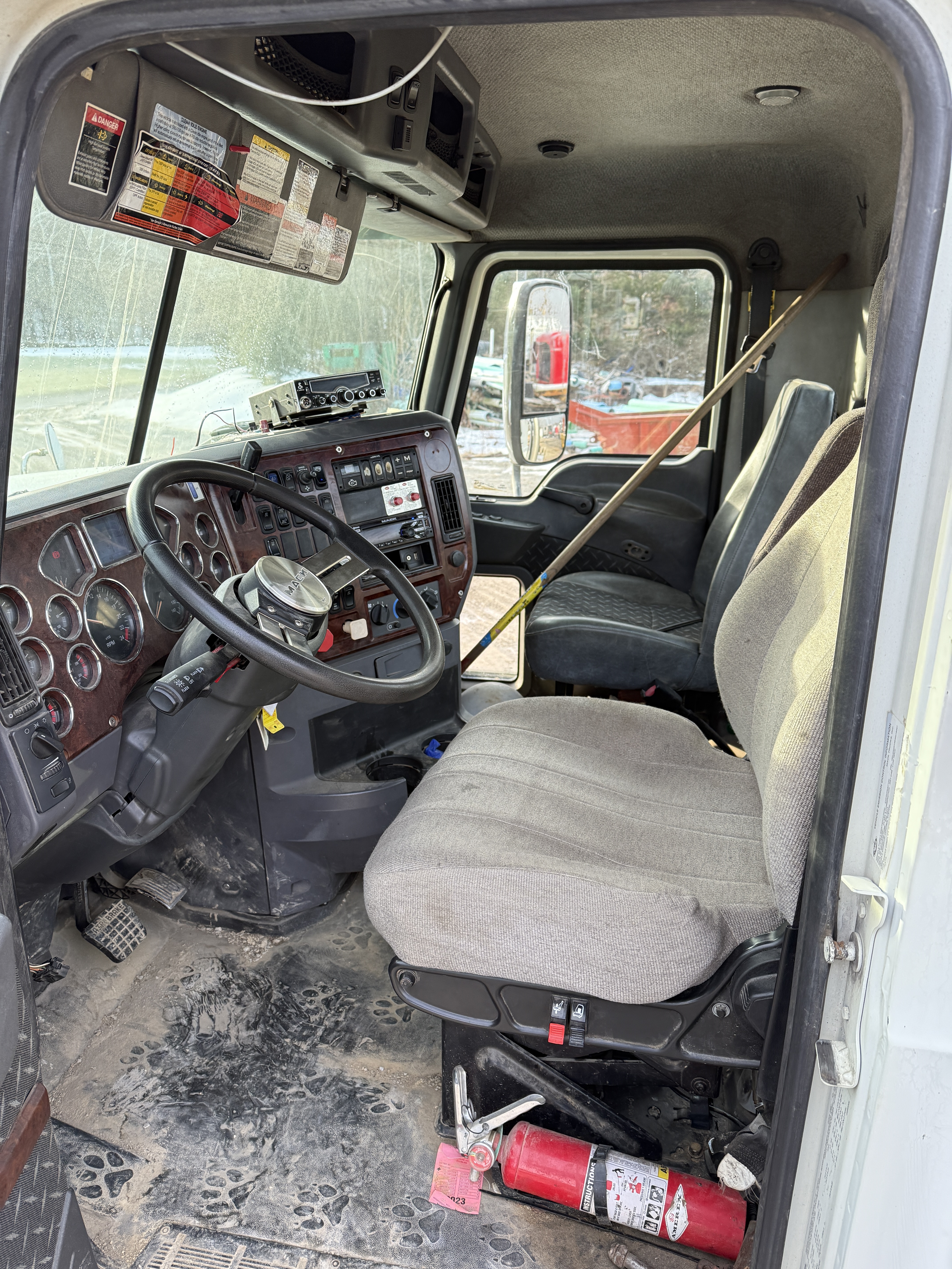 2014 MACK CHU613 - Image 10