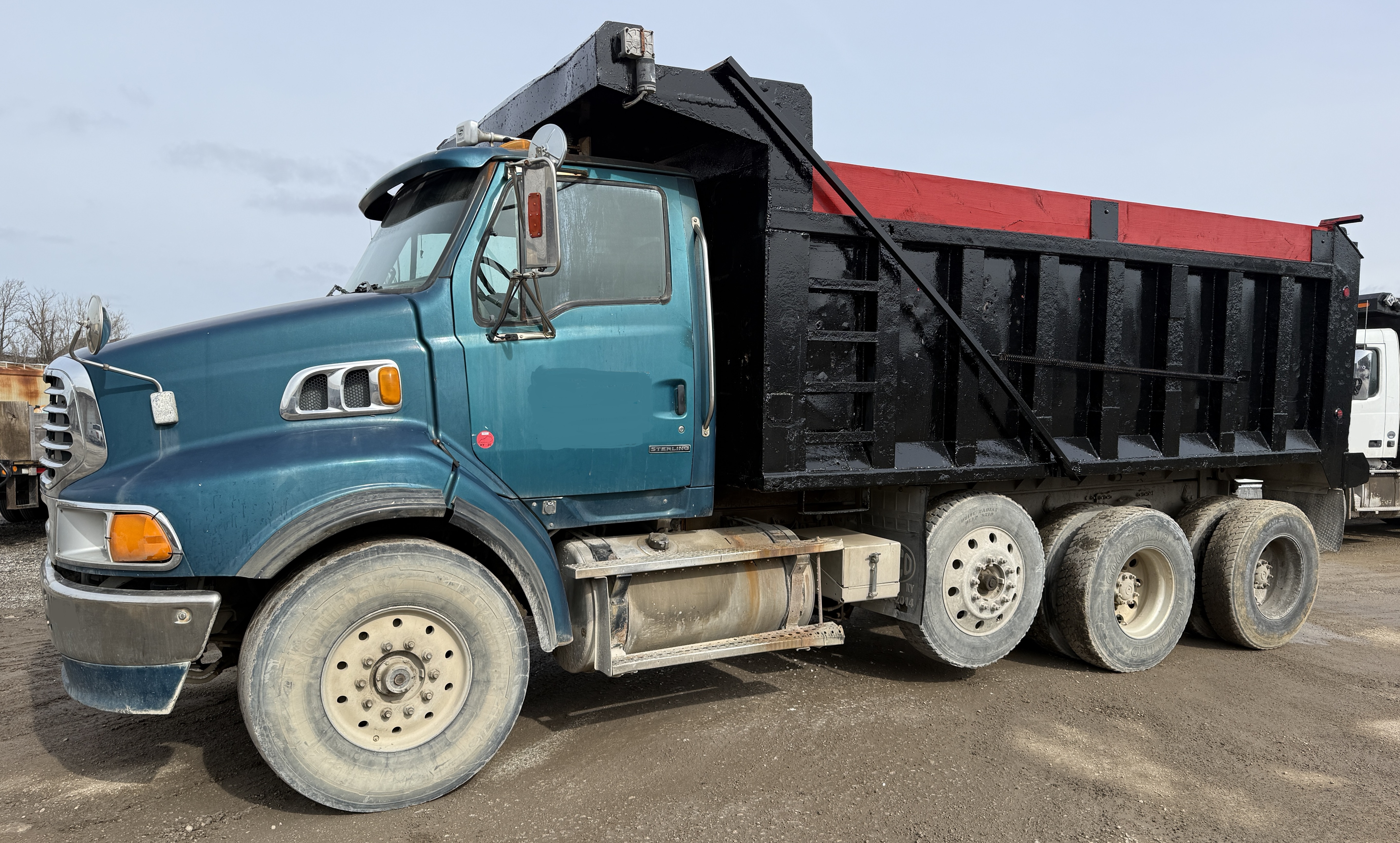 2008 STERLING LT9500 - Image 2