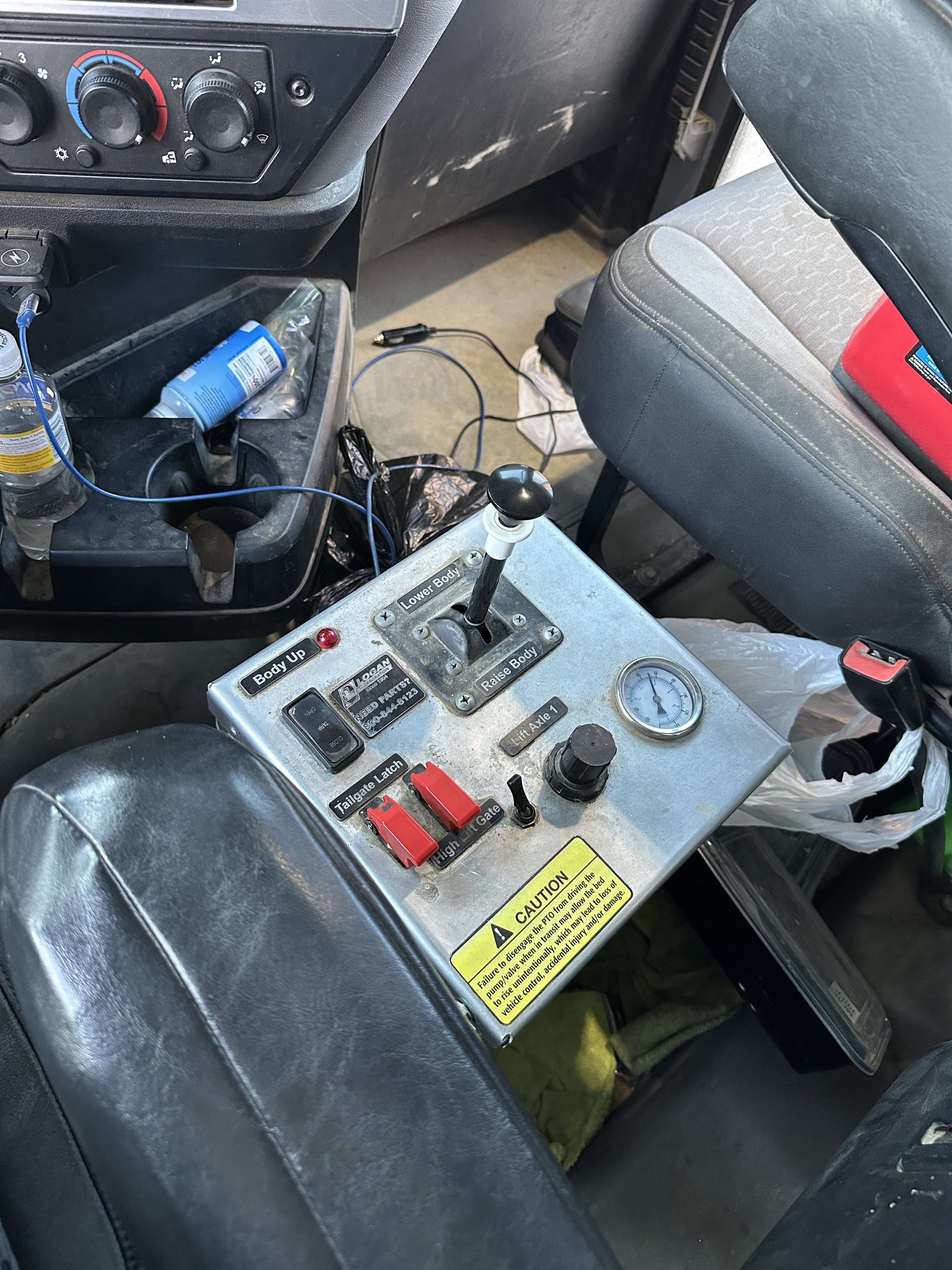 2021 MACK GR64F - Image 10