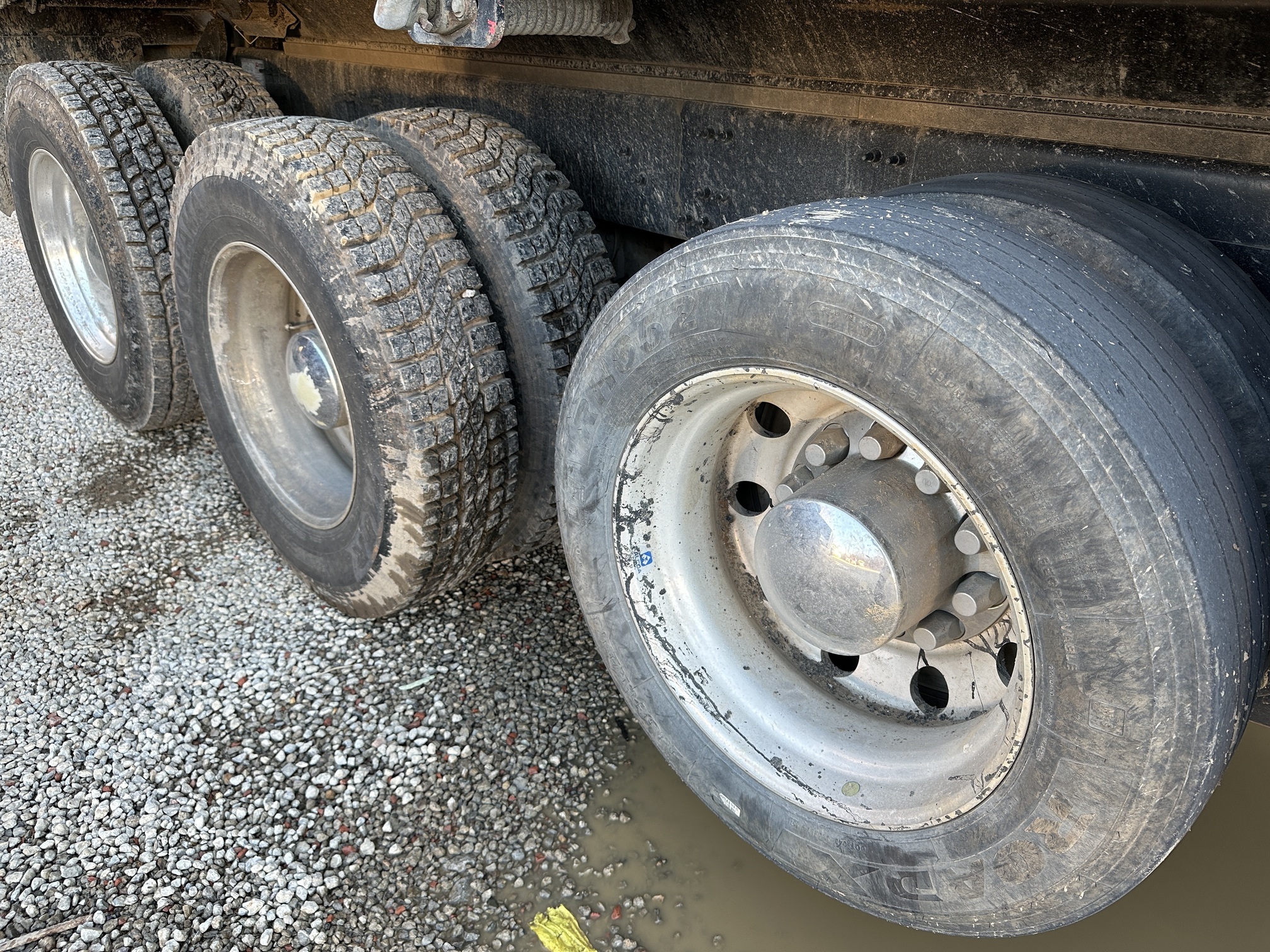 2021 MACK GR64F - Image 14