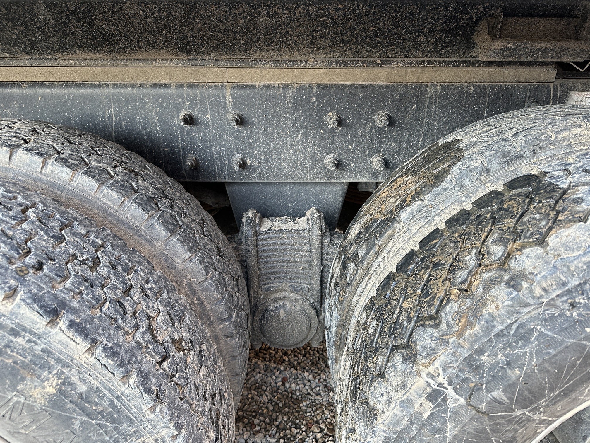 2021 MACK GR64F - Image 17