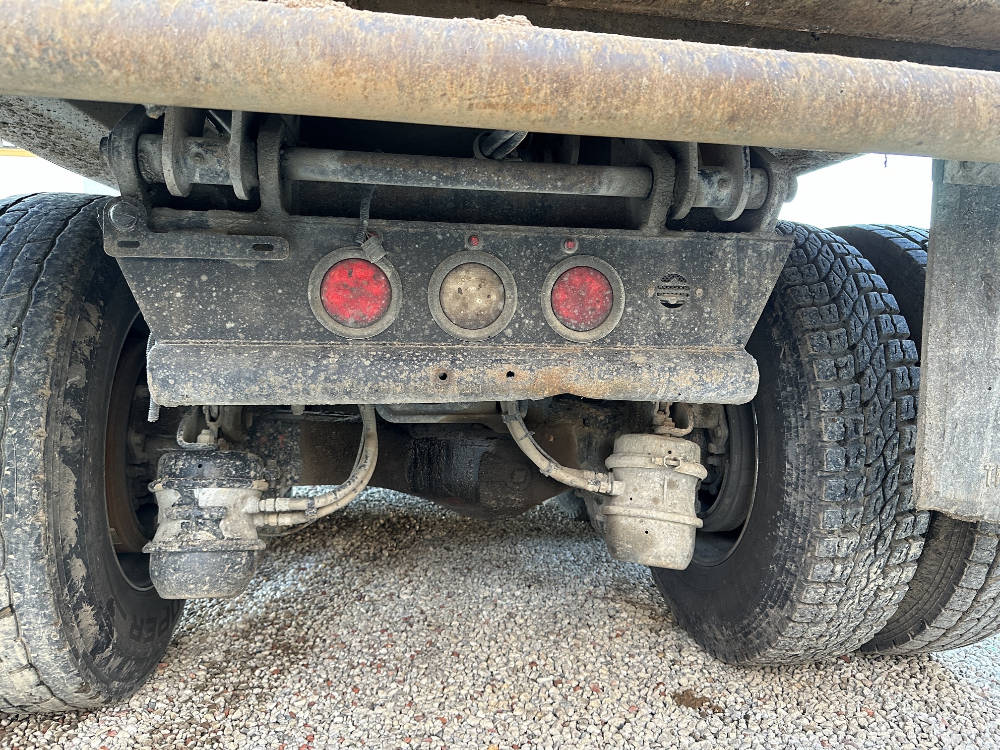 2021 MACK GR64F - Image 18