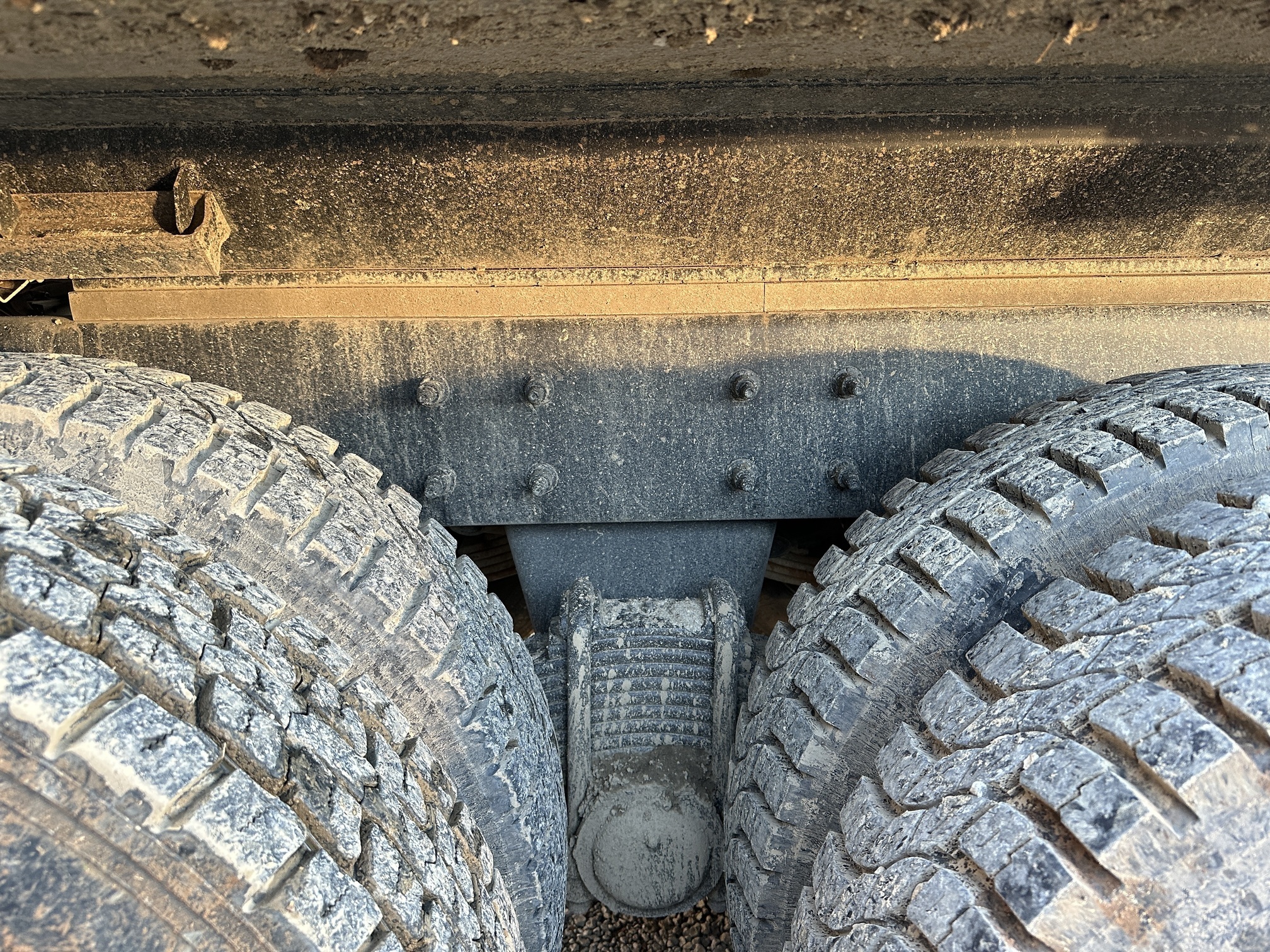 2021 MACK GR64F - view 19 of 22