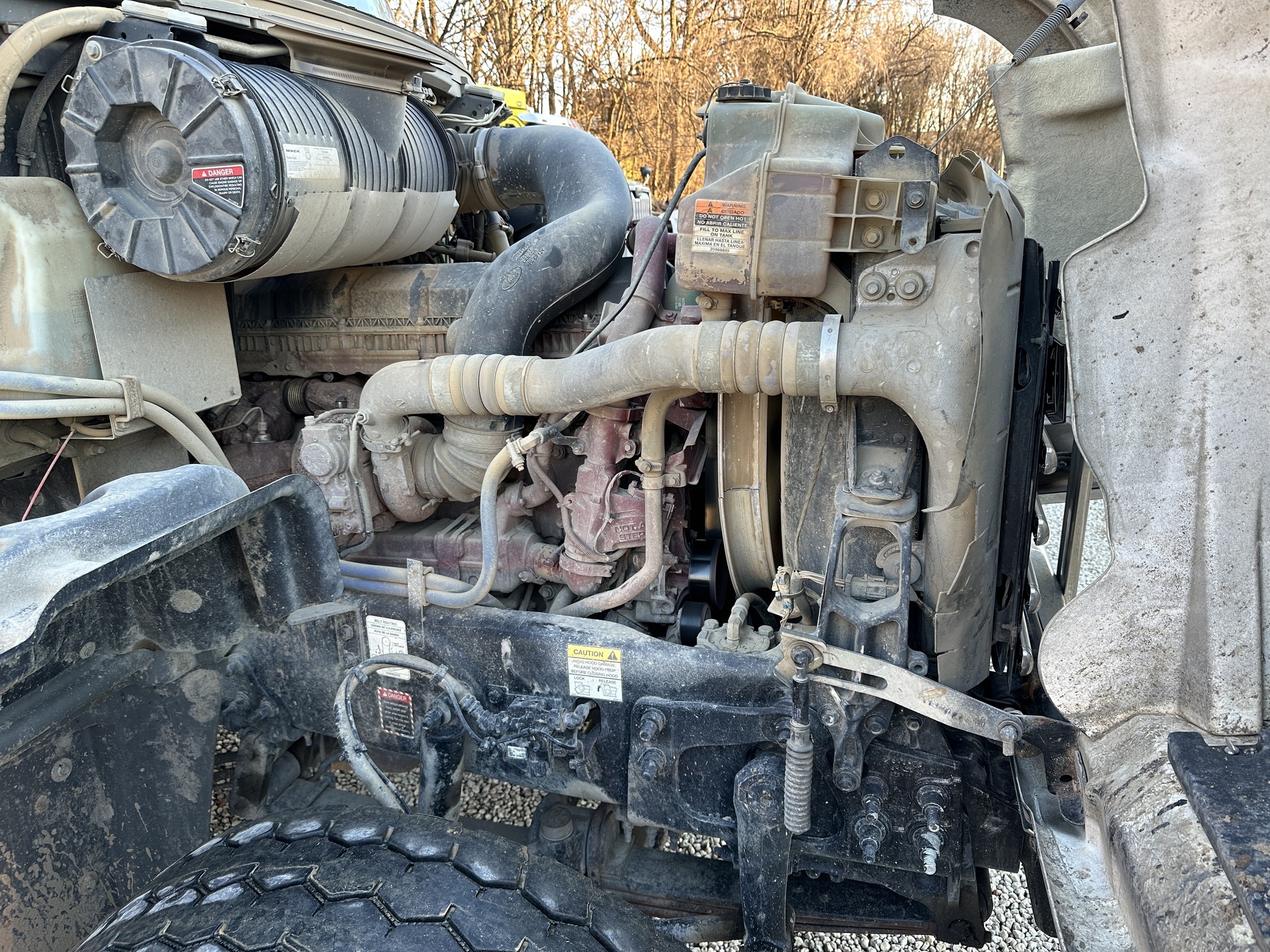 2021 MACK GR64F - Image 21