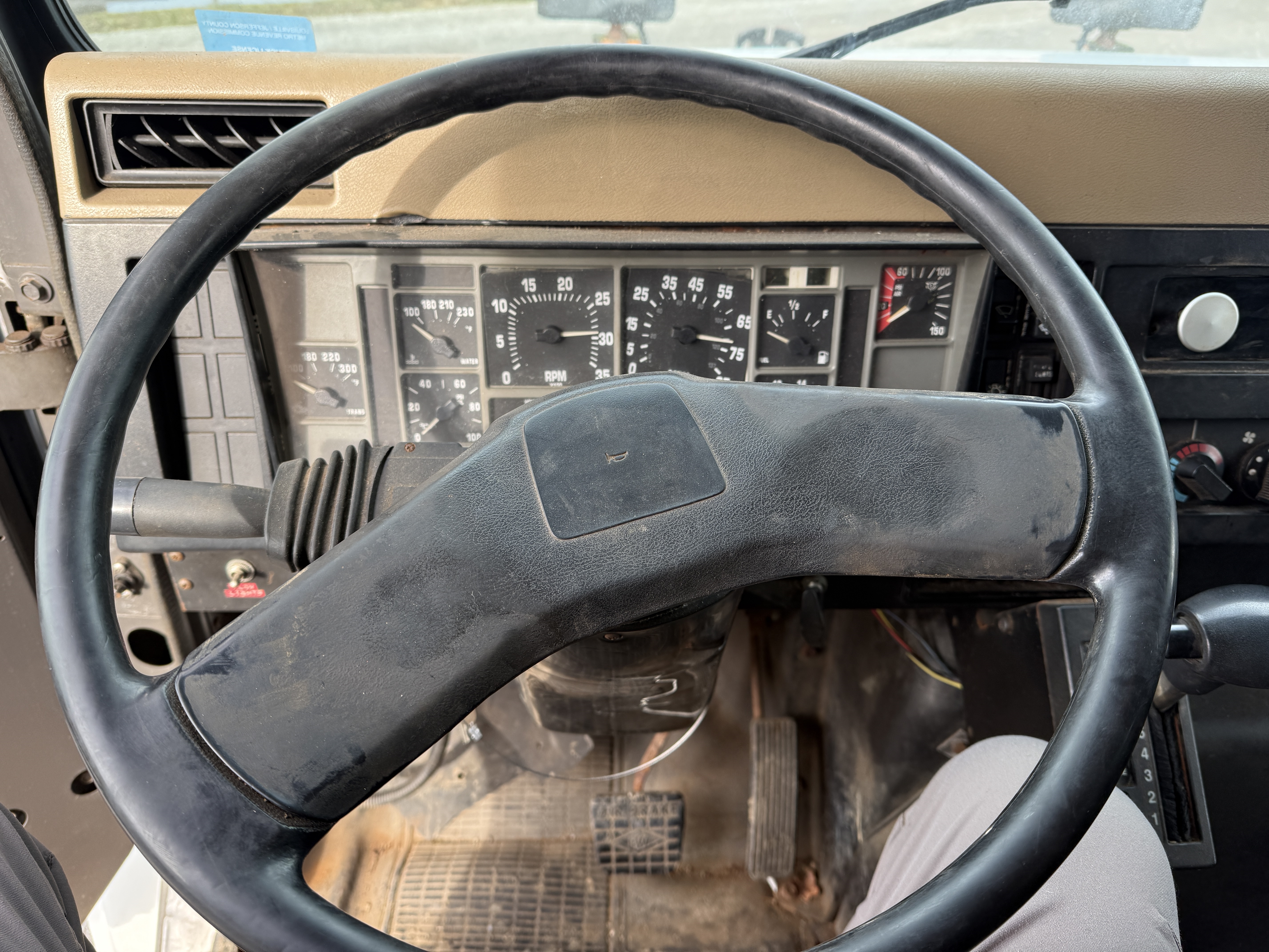 1995 INTERNATIONAL 4700 - Image 26