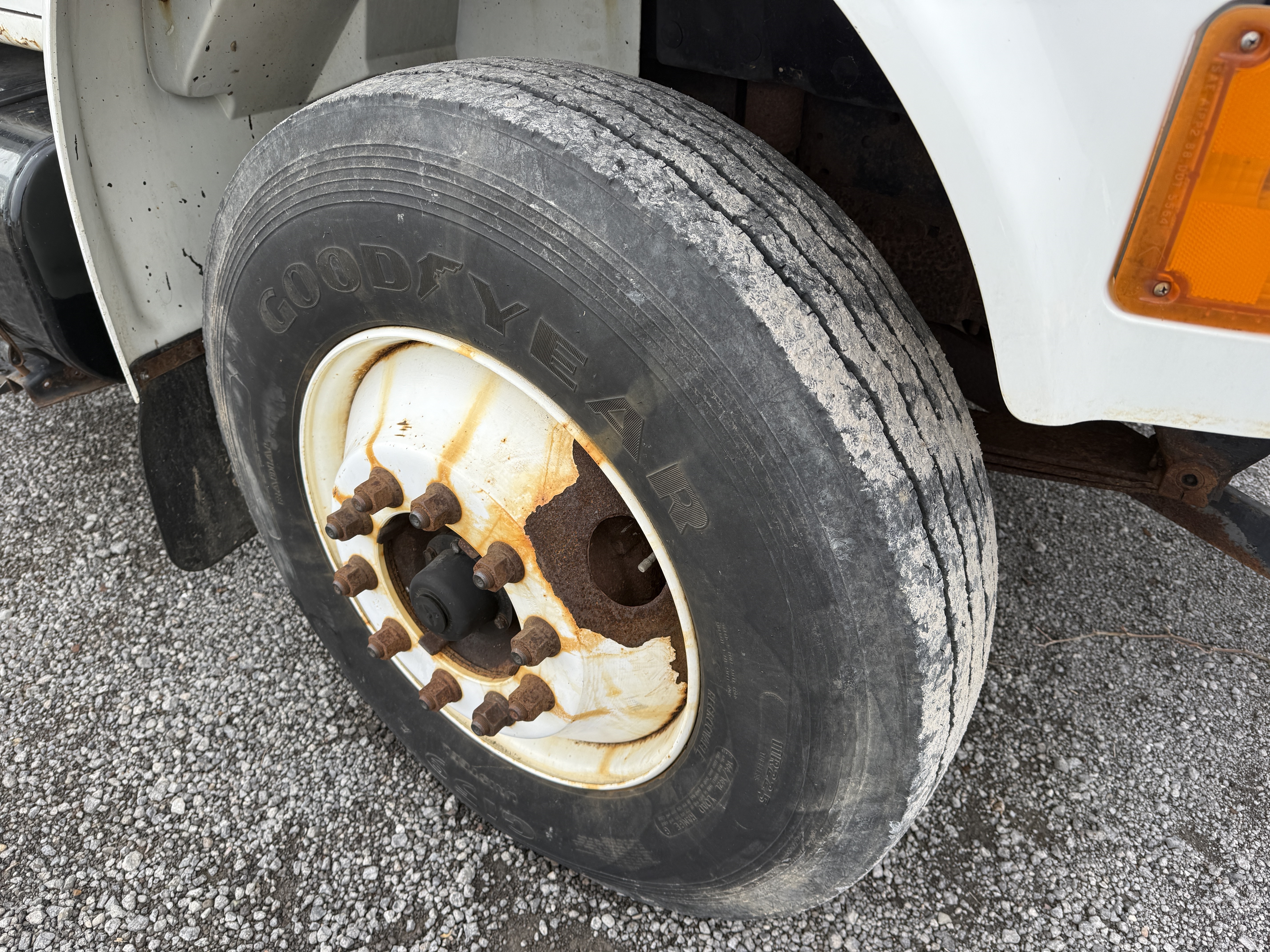 1995 INTERNATIONAL 4700 - Image 13