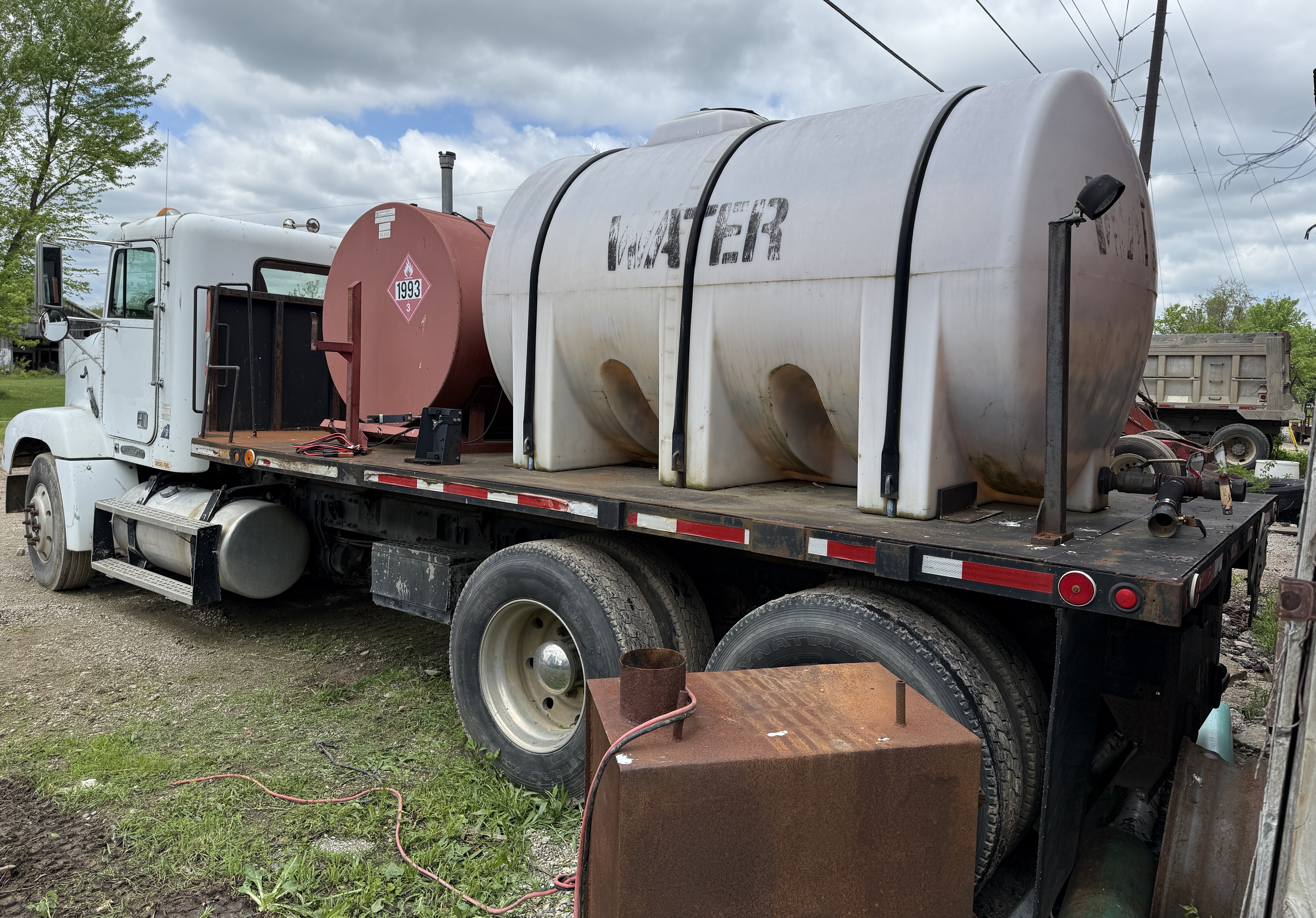 1995 FREIGHTLINER FLD112 - Image 2