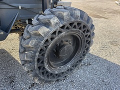 2011 JLG G10-55A - Image 24