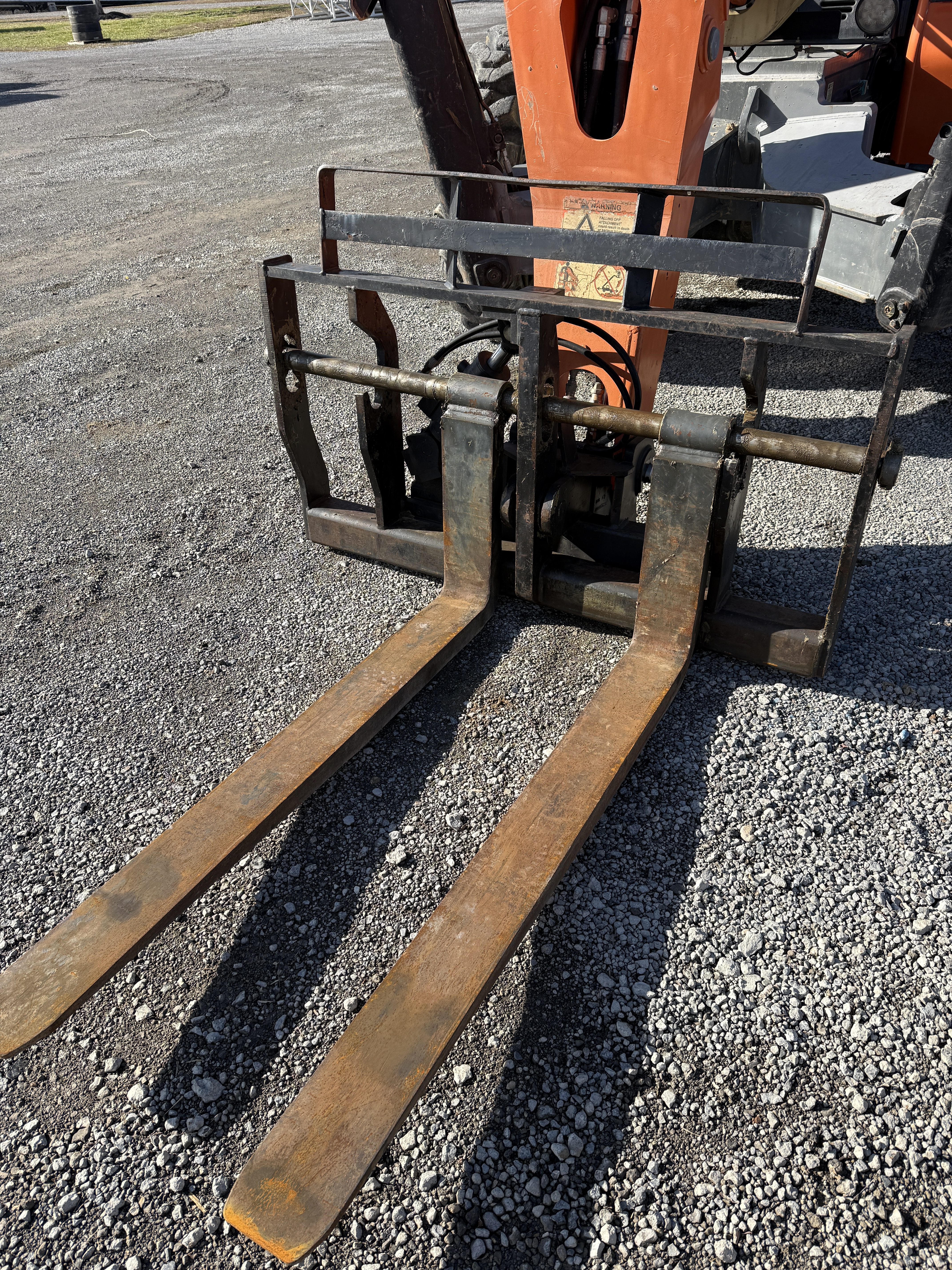 2011 JLG G10-55A - view 13 of 30