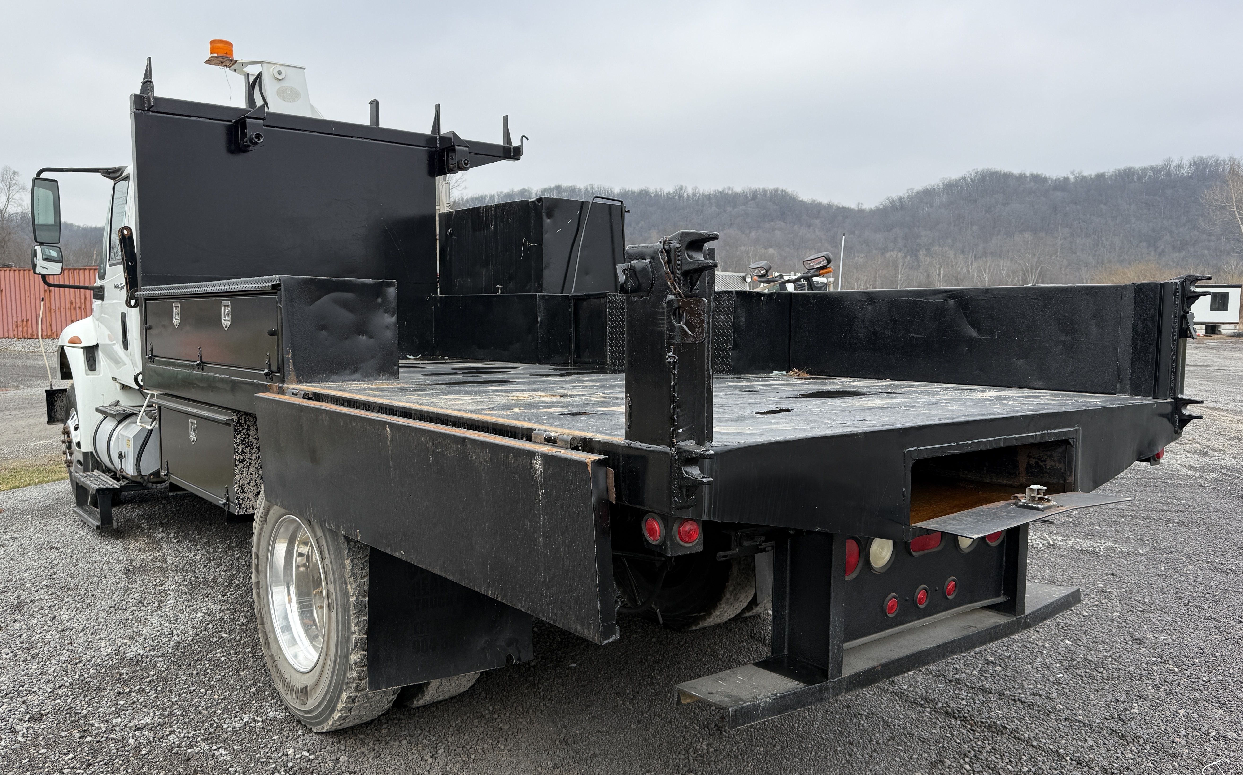 2010 IMT 5200 Series Model 780 - view 3 of 37