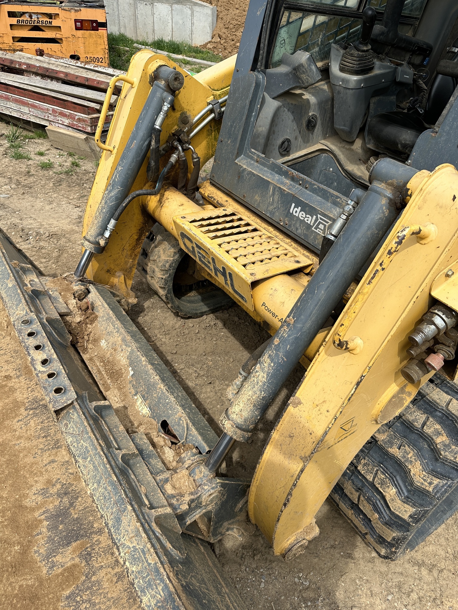 2018 GEHL RT215 - Image 12