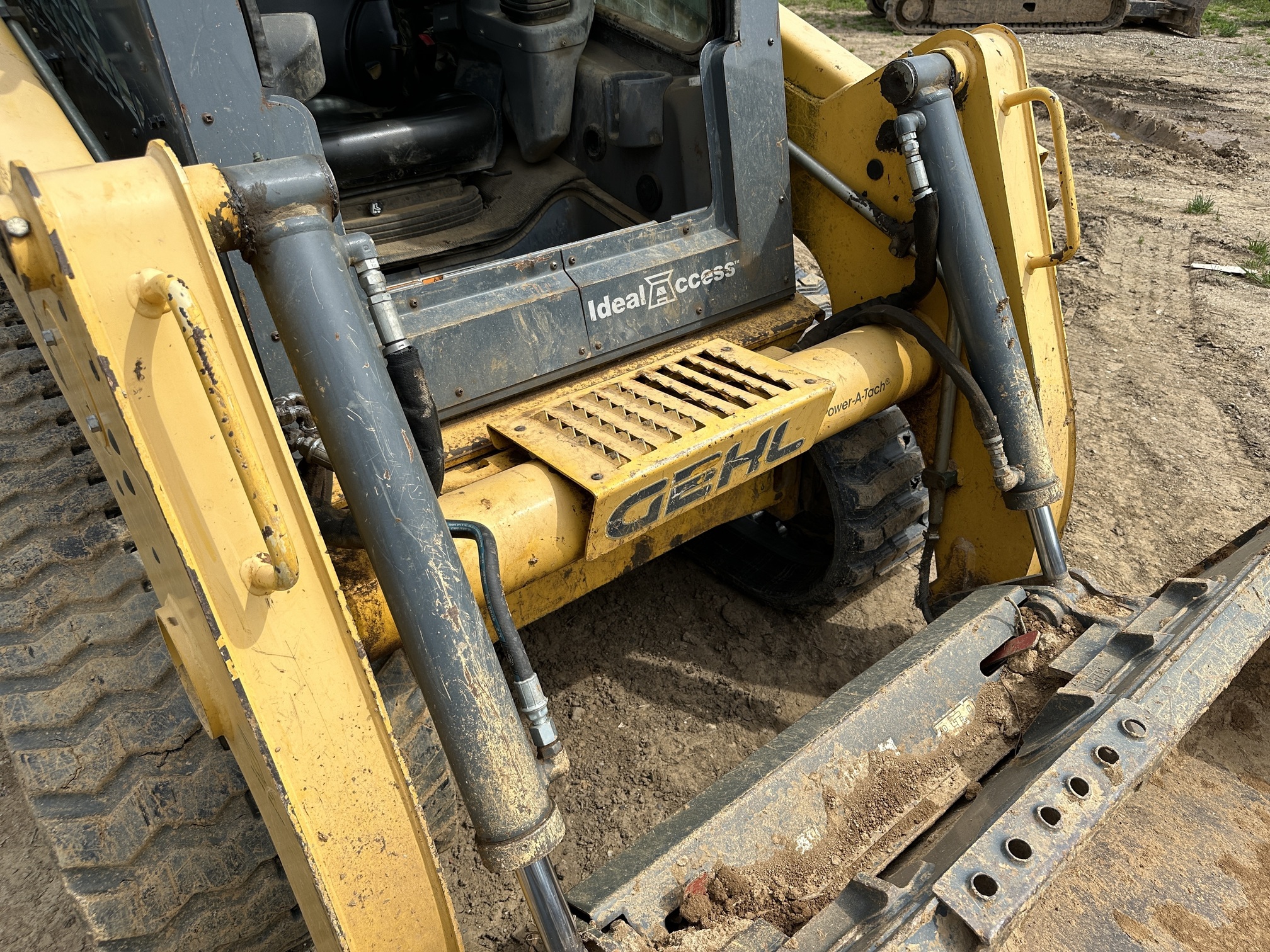 2018 GEHL RT215 - Image 14