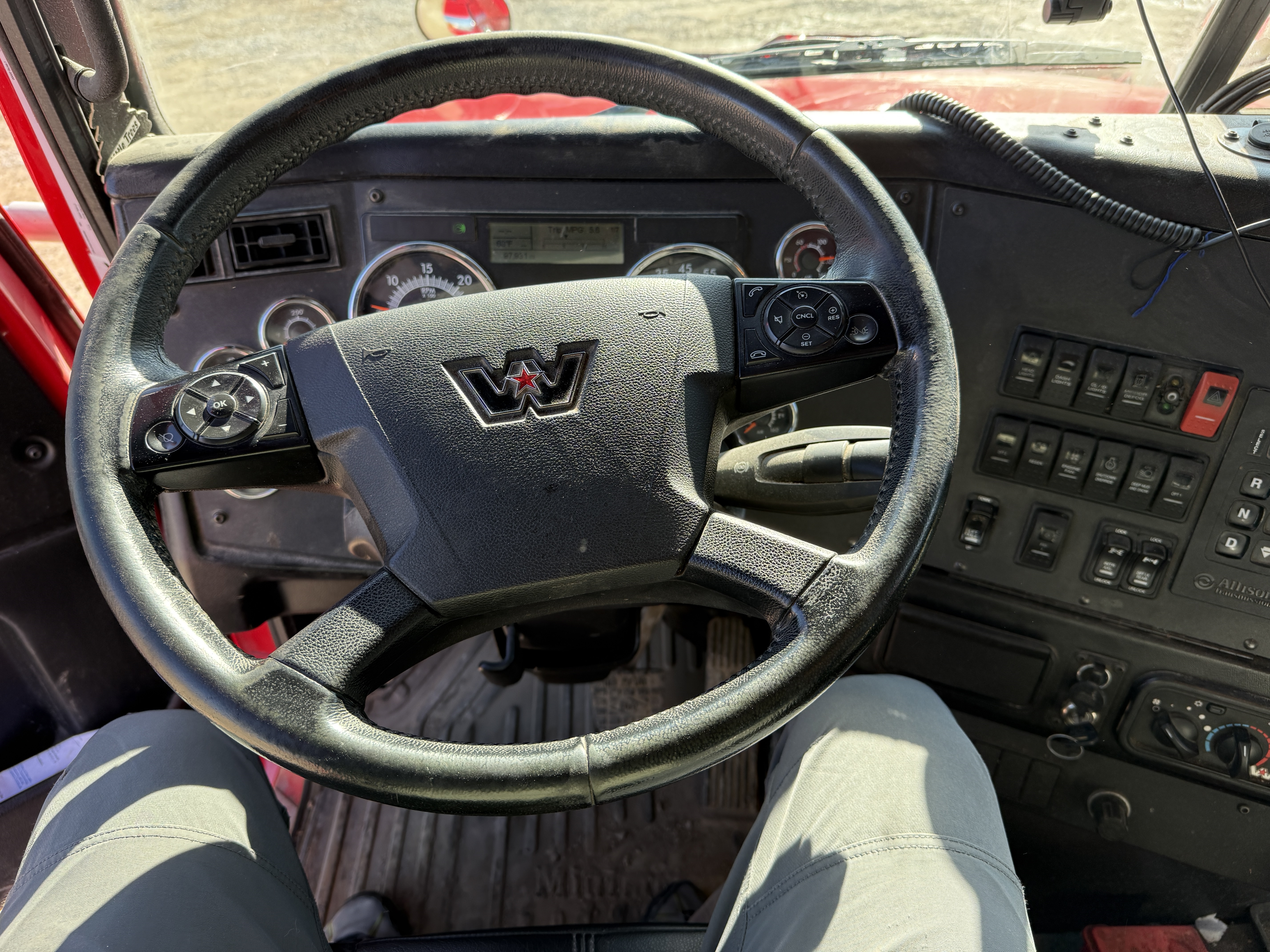 2023 WESTERN STAR 4700 SB - Image 8