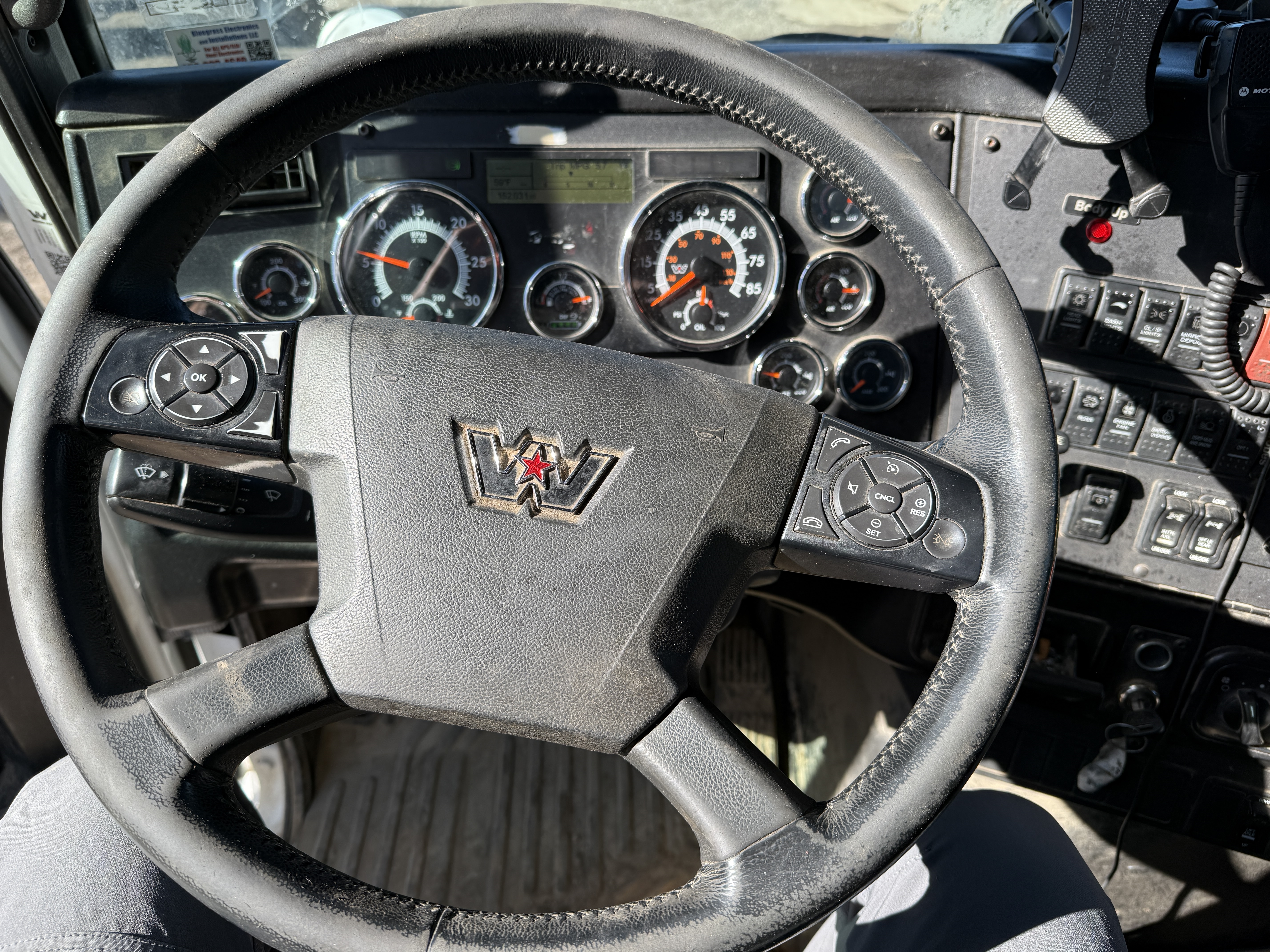 2022 WESTERN STAR 4700 SB - view 8 of 23